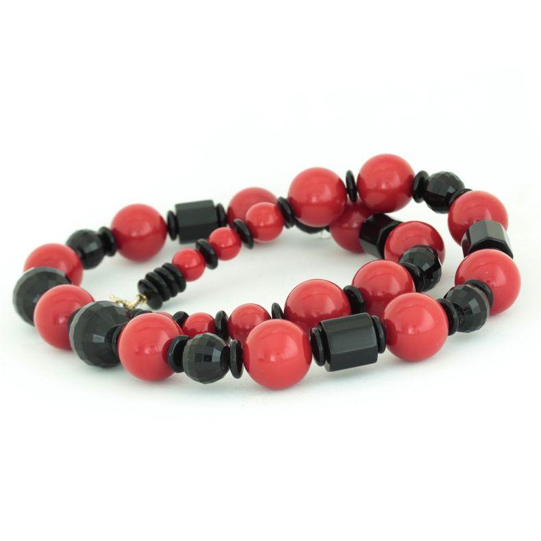 Women's Black and Cherry Red Plastic Beaded Necklace For Sale