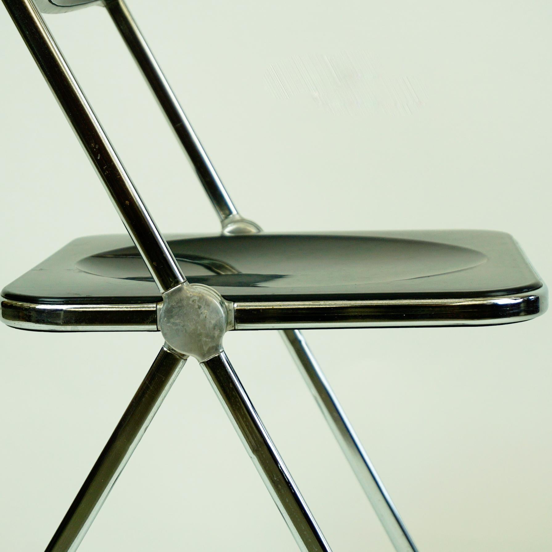 Black and Chrome Plia Folding Chair by Giancarlo Piretti for Castelli, 1960s In Good Condition In Vienna, AT