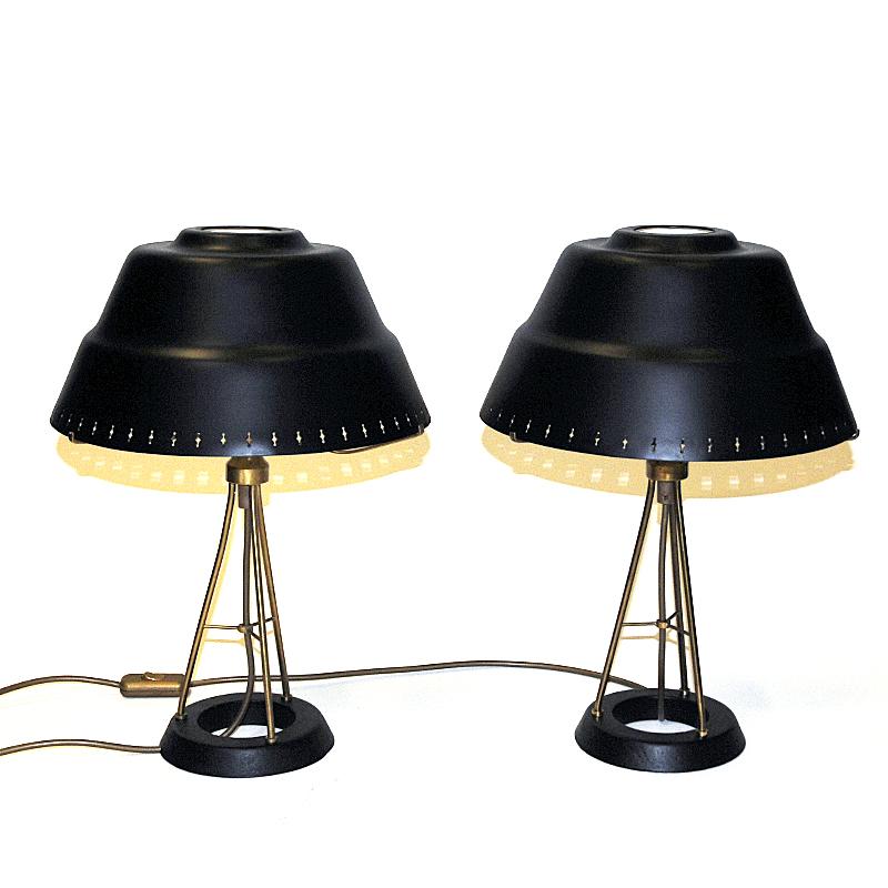 Schwarzes und klassisches Paar Tischlampen aus Metall von Uppsala Armaturfabriks 1950s (Skandinavische Moderne) im Angebot