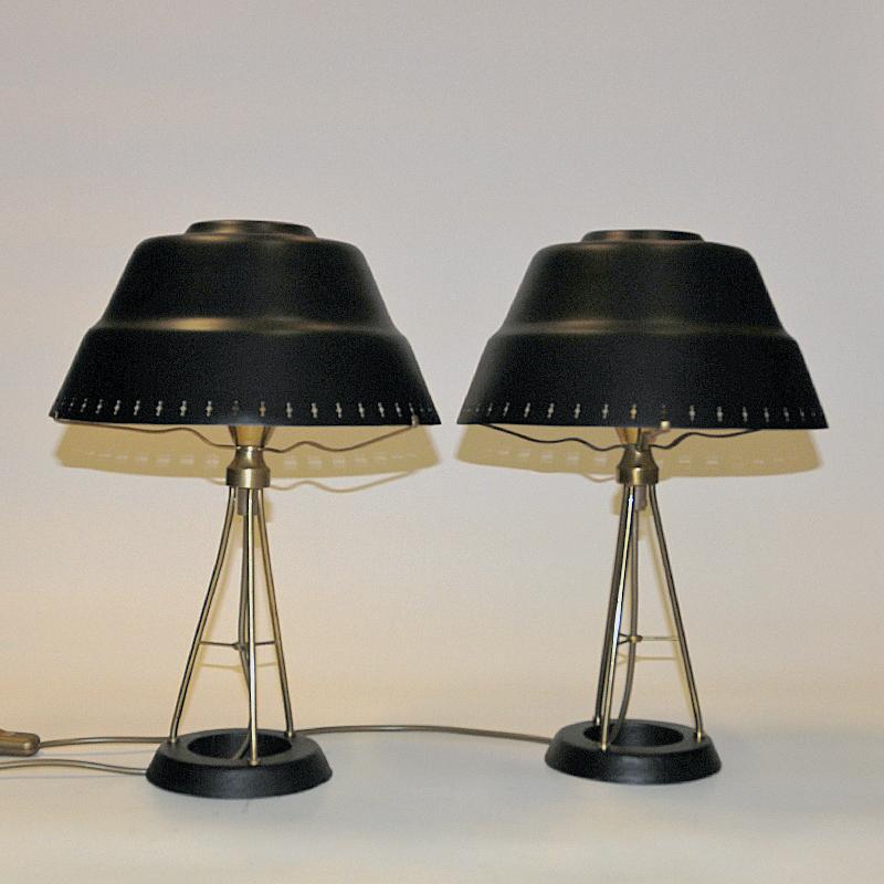 Swedish Black and classic pair of metal table lamps by Uppsala Armaturfabriks 1950s For Sale