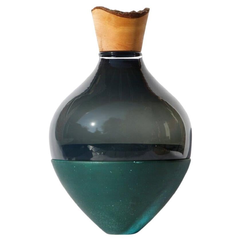 Vase d'Inde II en patine noire et cuivre, Pia Wüstenberg