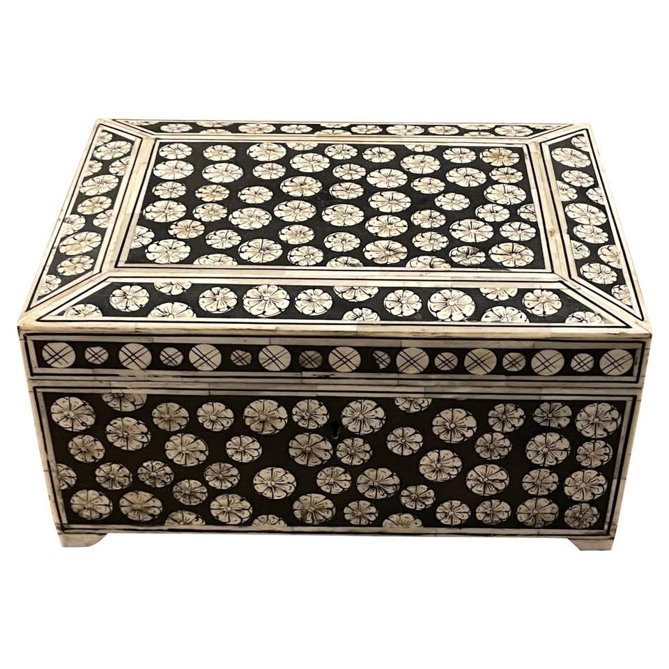 Bone Boxes - 360 For Sale at 1stDibs | taiwanese bone box, decorative ...