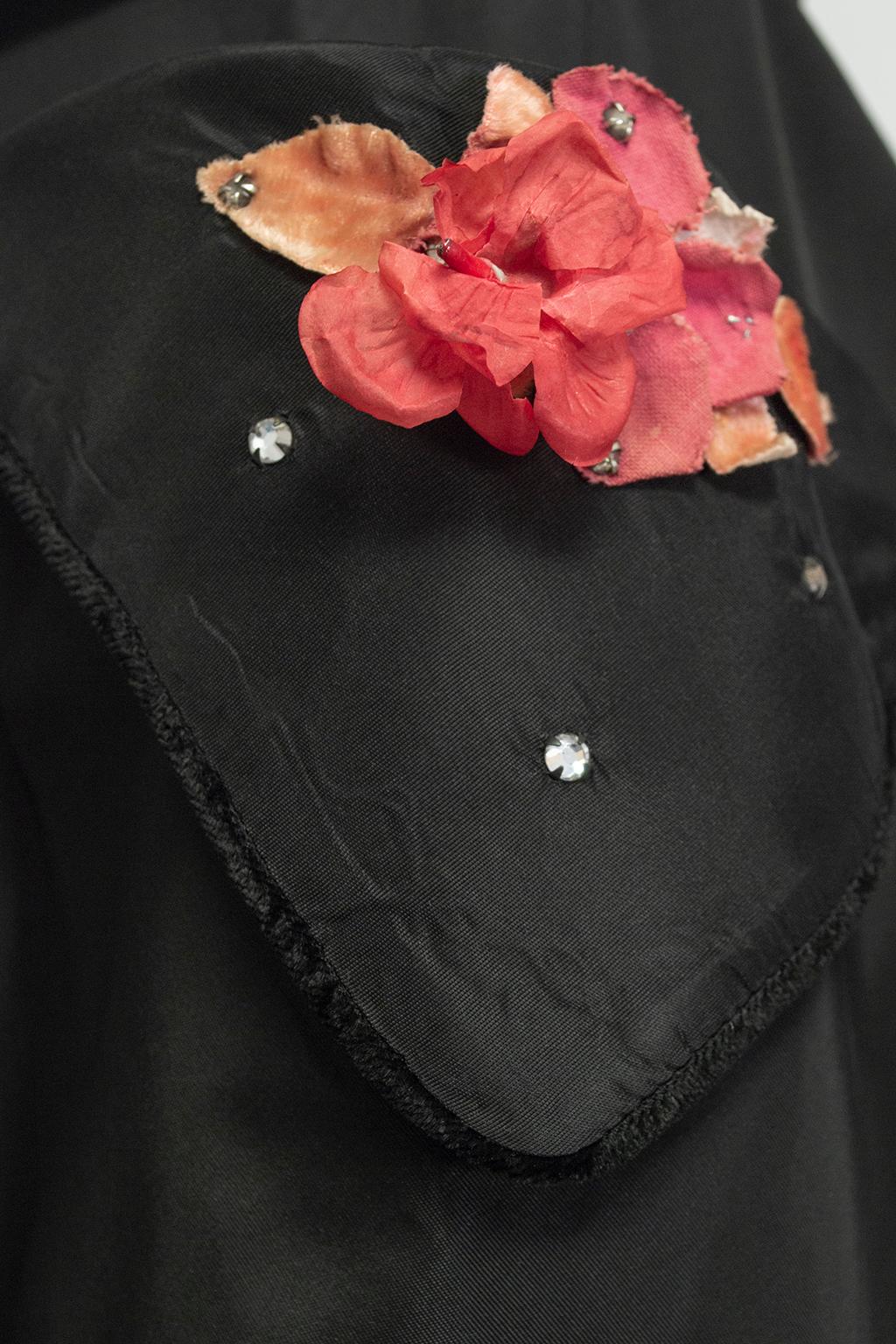 Black and Fuchsia Rosebud and Rhinestone Yawn-Pocket Ballerina Dress –L, 1950s For Sale 5