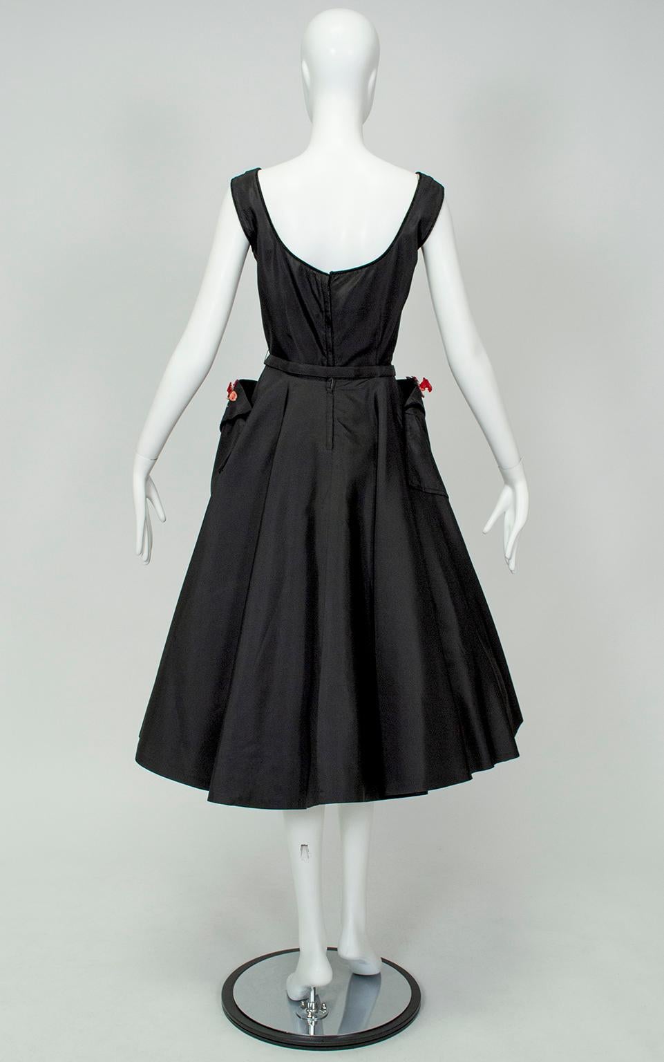 Schwarzes und fuchsiafarbenes Ballerina-Kleid mit Rosenknospen und Strasssteinen -L, 1950er Jahre Damen im Angebot