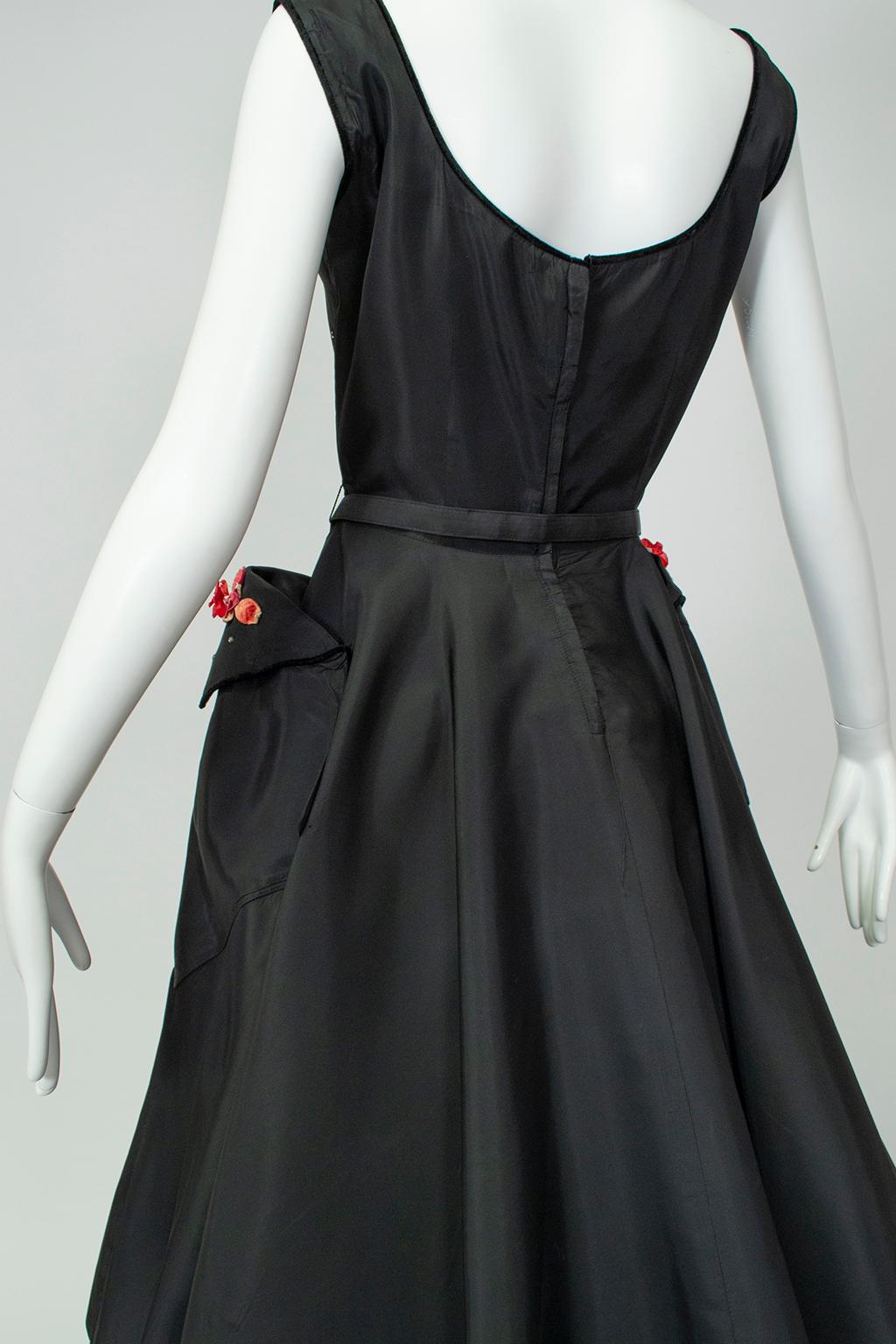 Black and Fuchsia Rosebud and Rhinestone Yawn-Pocket Ballerina Dress –L, 1950s In Good Condition For Sale In Tucson, AZ