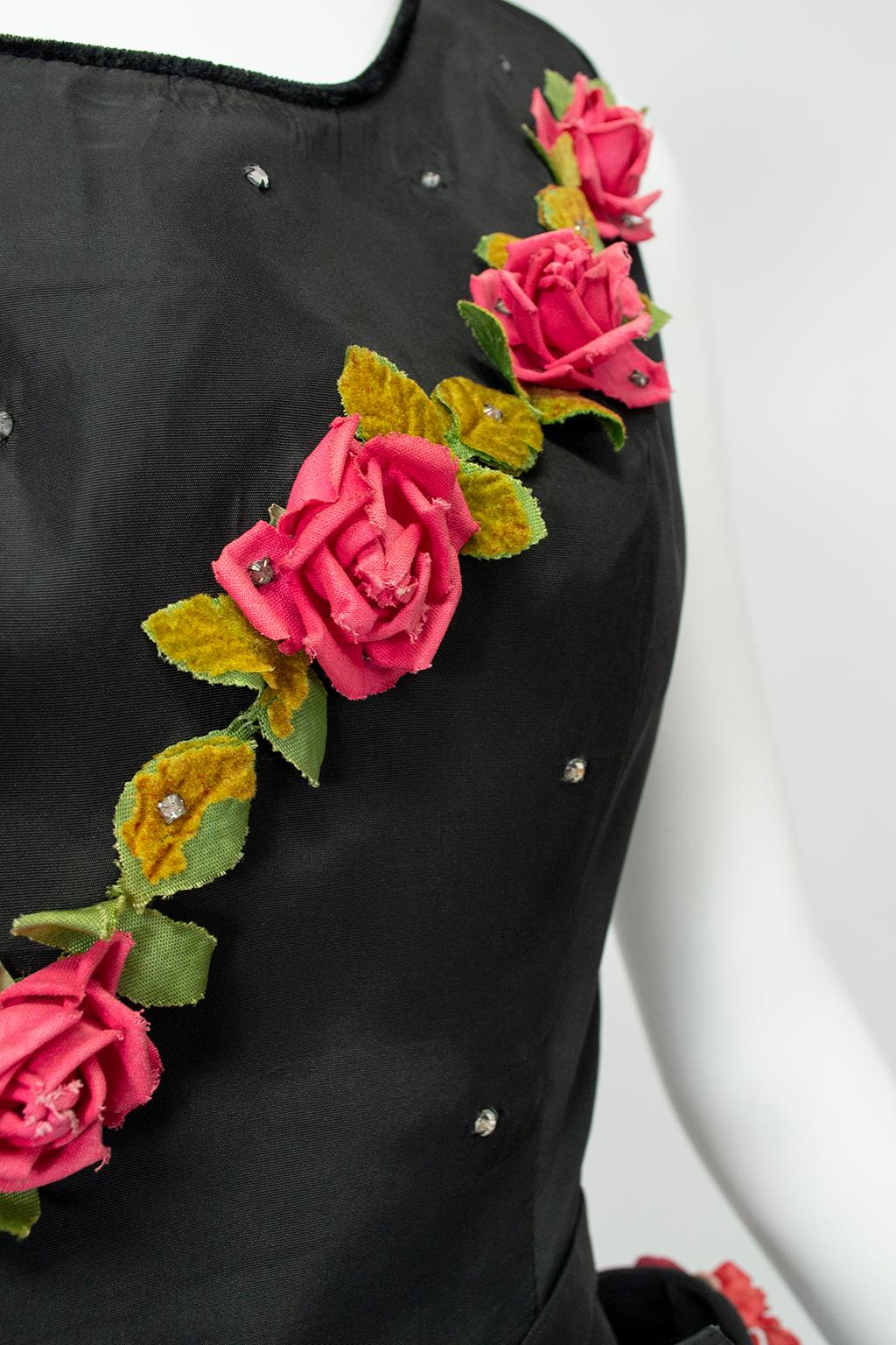 Black and Fuchsia Rosebud and Rhinestone Yawn-Pocket Ballerina Dress –L, 1950s For Sale 2