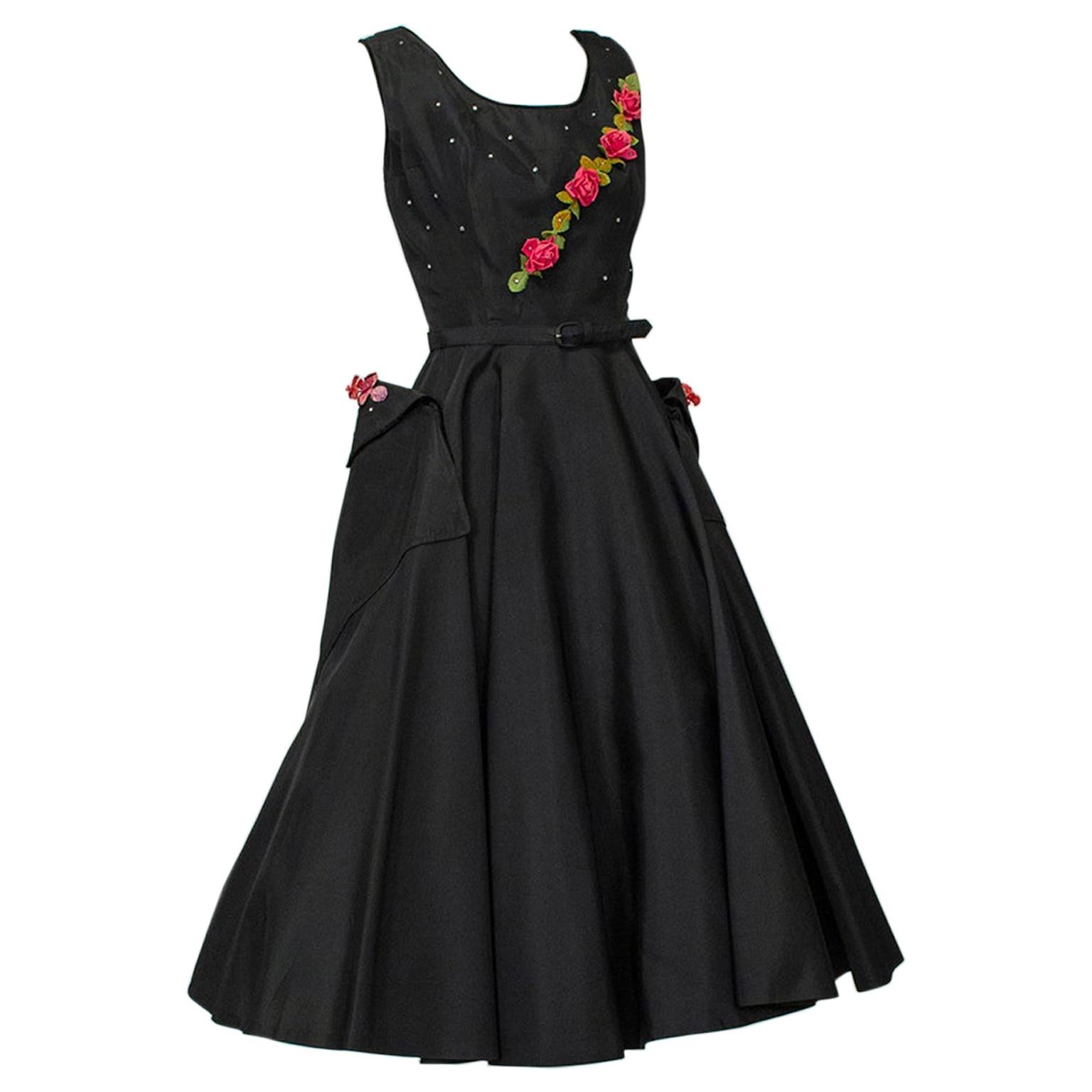 Black and Fuchsia Rosebud and Rhinestone Yawn-Pocket Ballerina Dress –L, 1950s For Sale