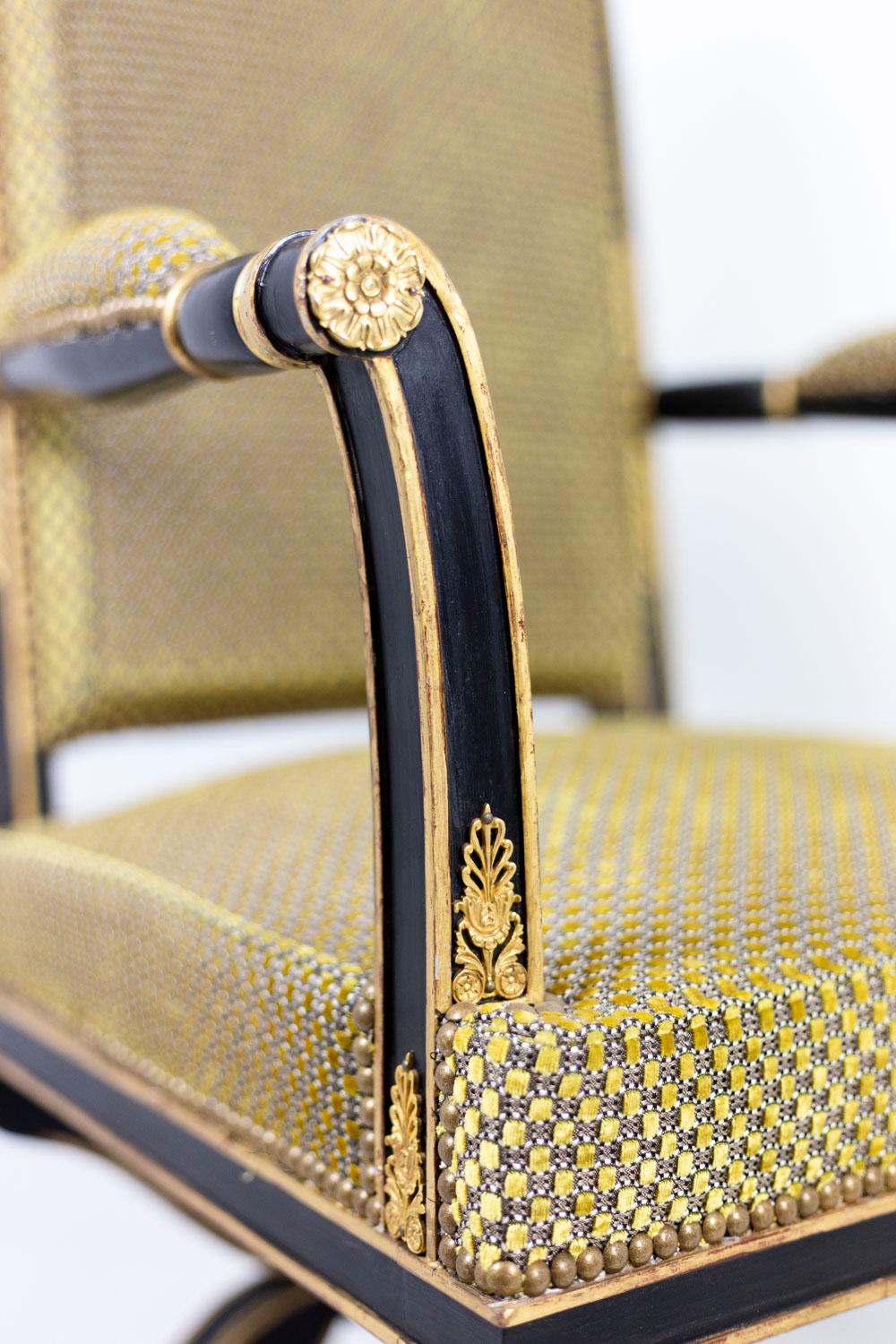 Début du 20ème siècle Fauteuil de style Empire laqué noir et doré, vers 1900 en vente