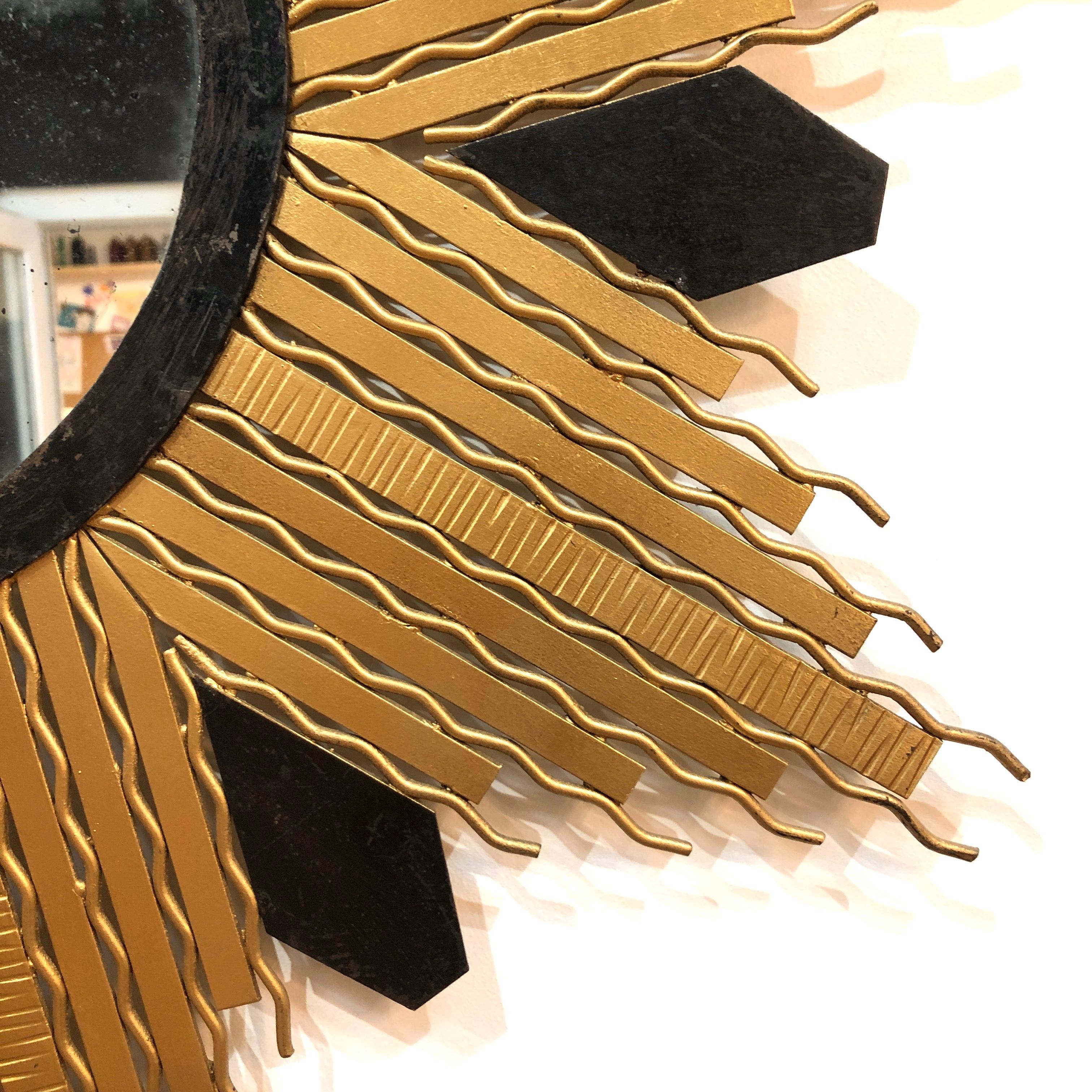 Black and Gold Art Deco Starburst Mirror  In Good Condition In LYON, FR
