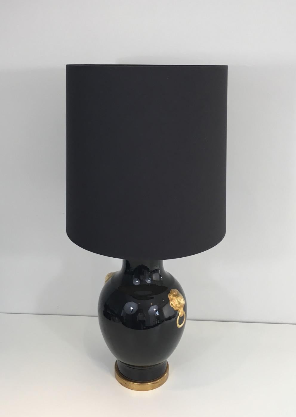 Lampe de bureau en céramique noire et dorée, française, vers 1970 6