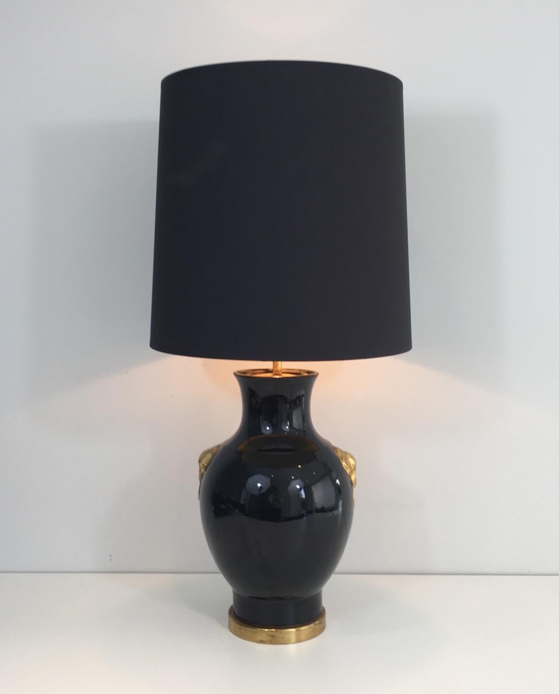 Lampe de bureau en céramique noire et dorée, française, vers 1970 11