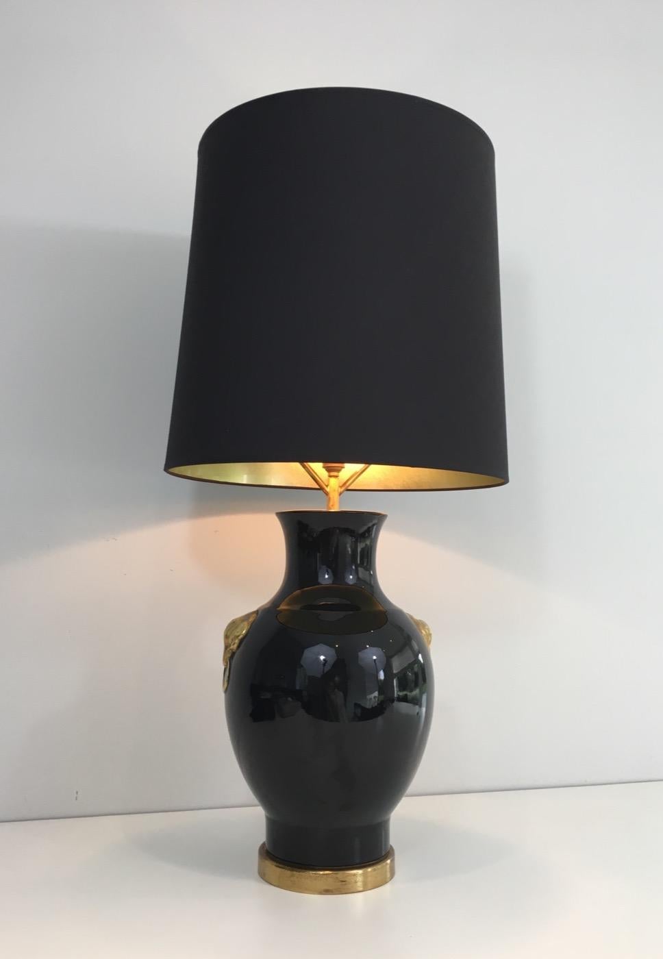 Mid-Century Modern Lampe de bureau en céramique noire et dorée, française, vers 1970