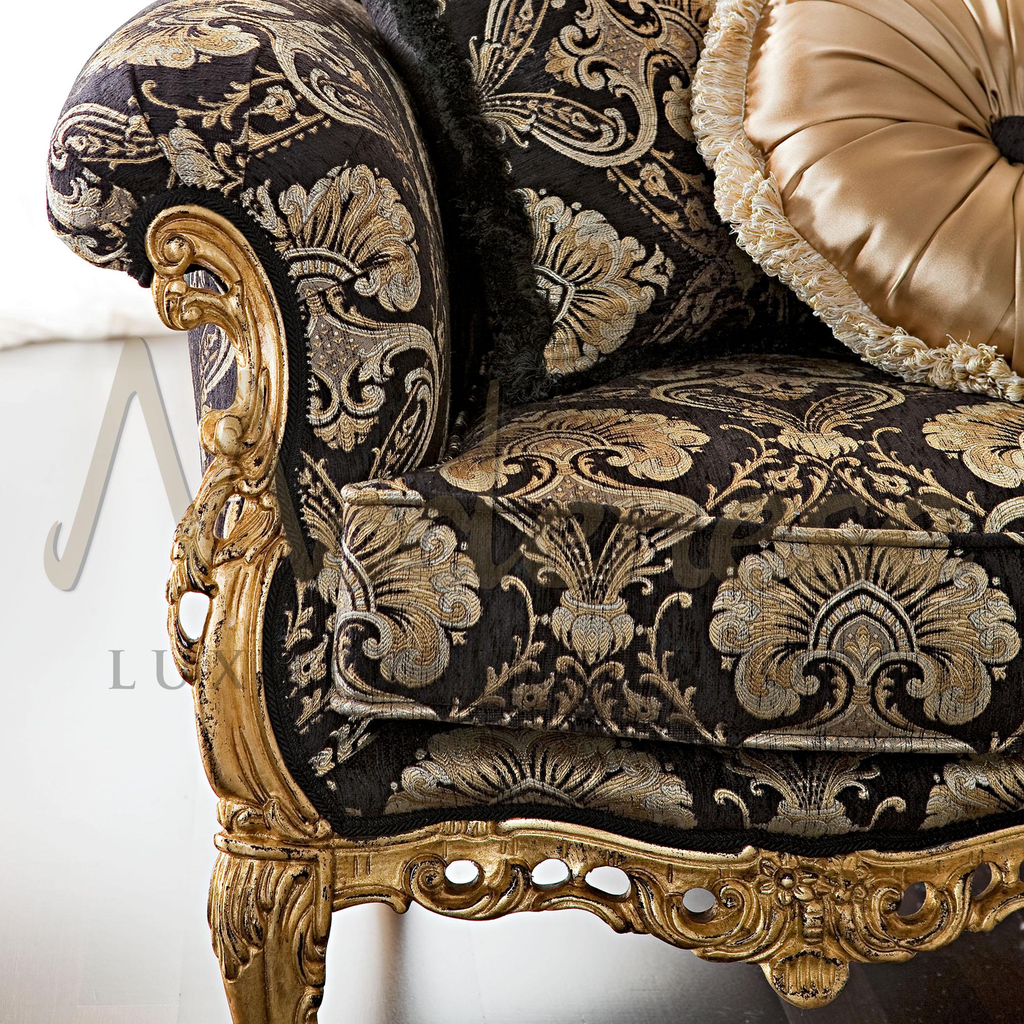 Baroque Fauteuil en damas noir et or de Modenese Gastone Luxury Interiors en vente
