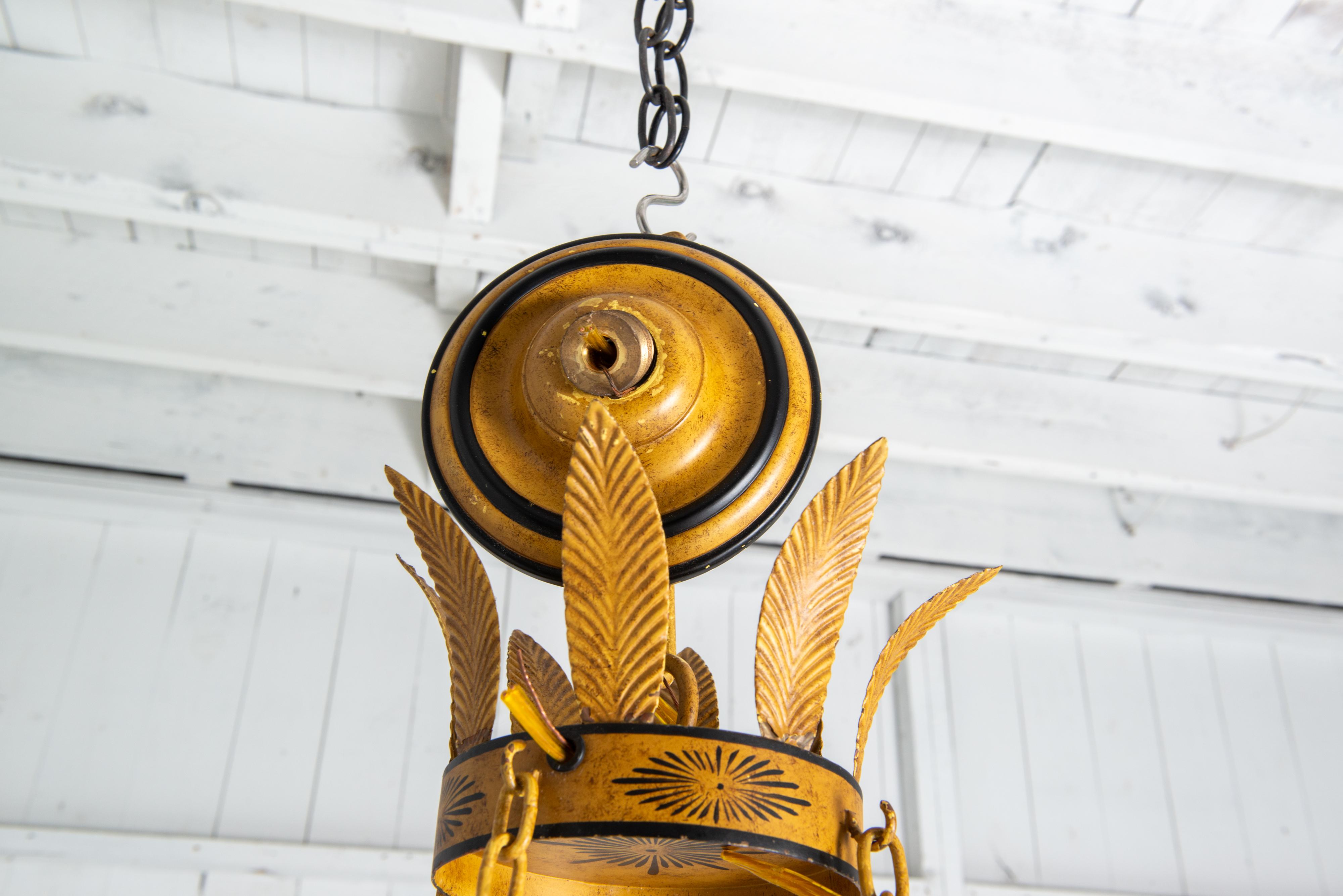 Lampadario Tole Directoire nero e oro in vendita 5