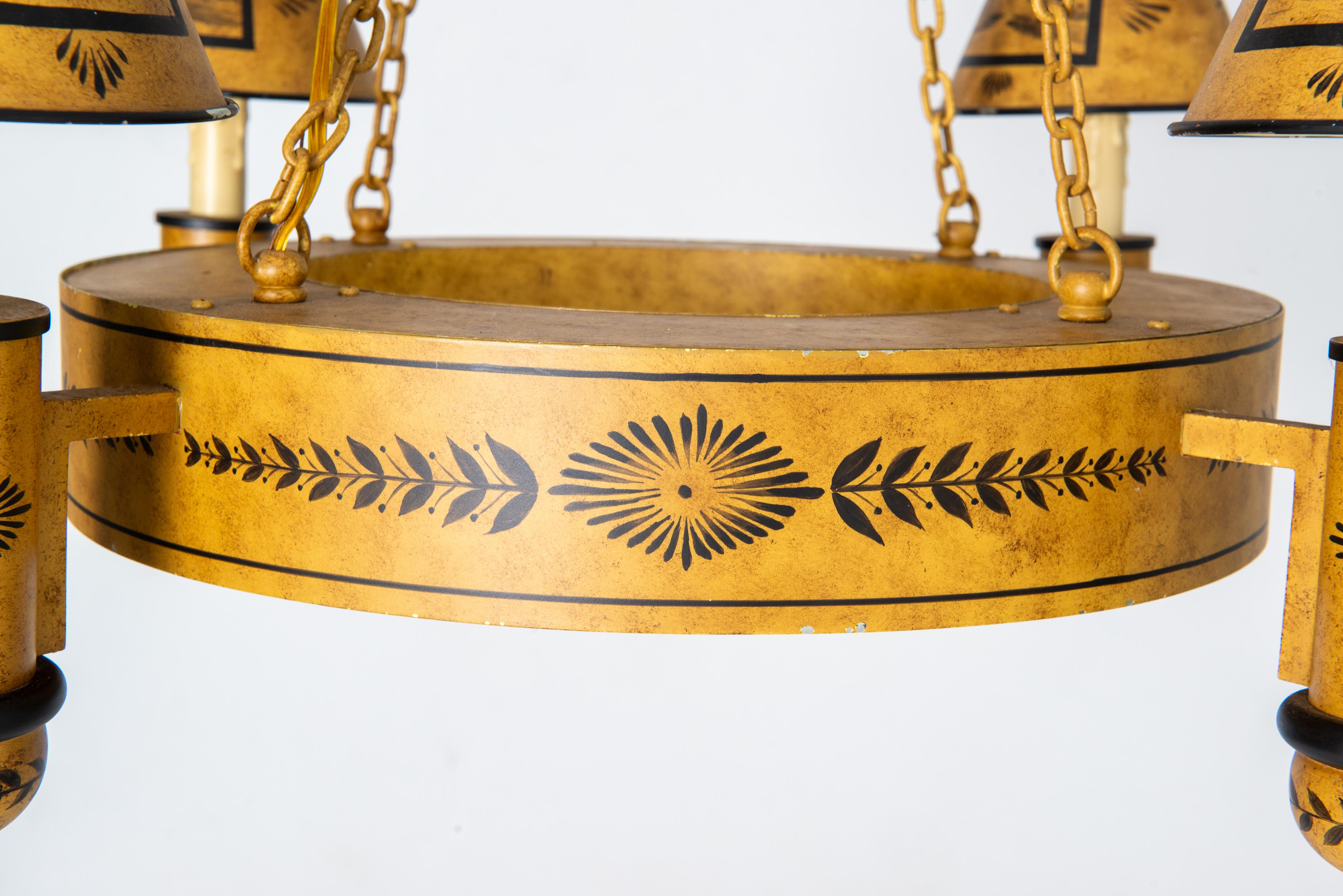 Lampadario Tole Directoire nero e oro In condizioni buone in vendita a Stamford, CT