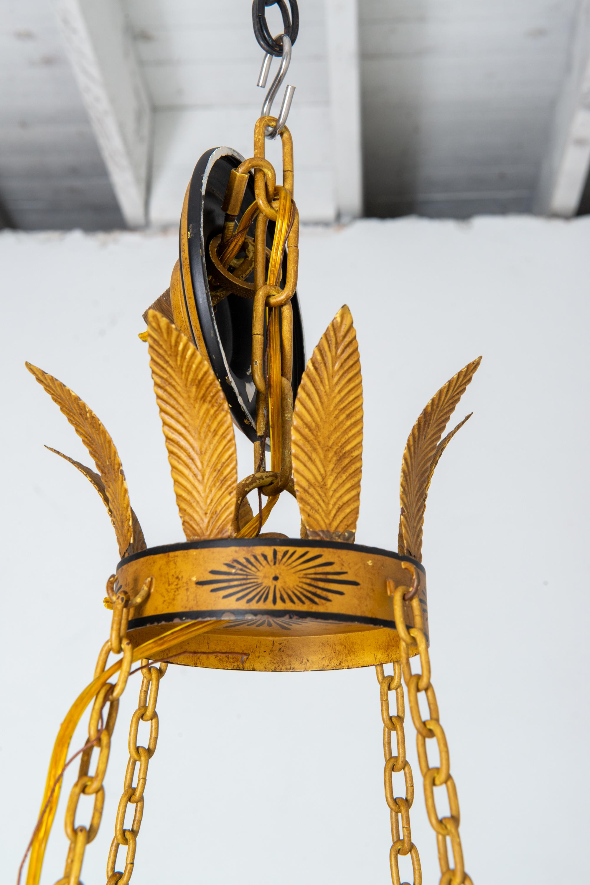 Metà XX secolo Lampadario Tole Directoire nero e oro in vendita