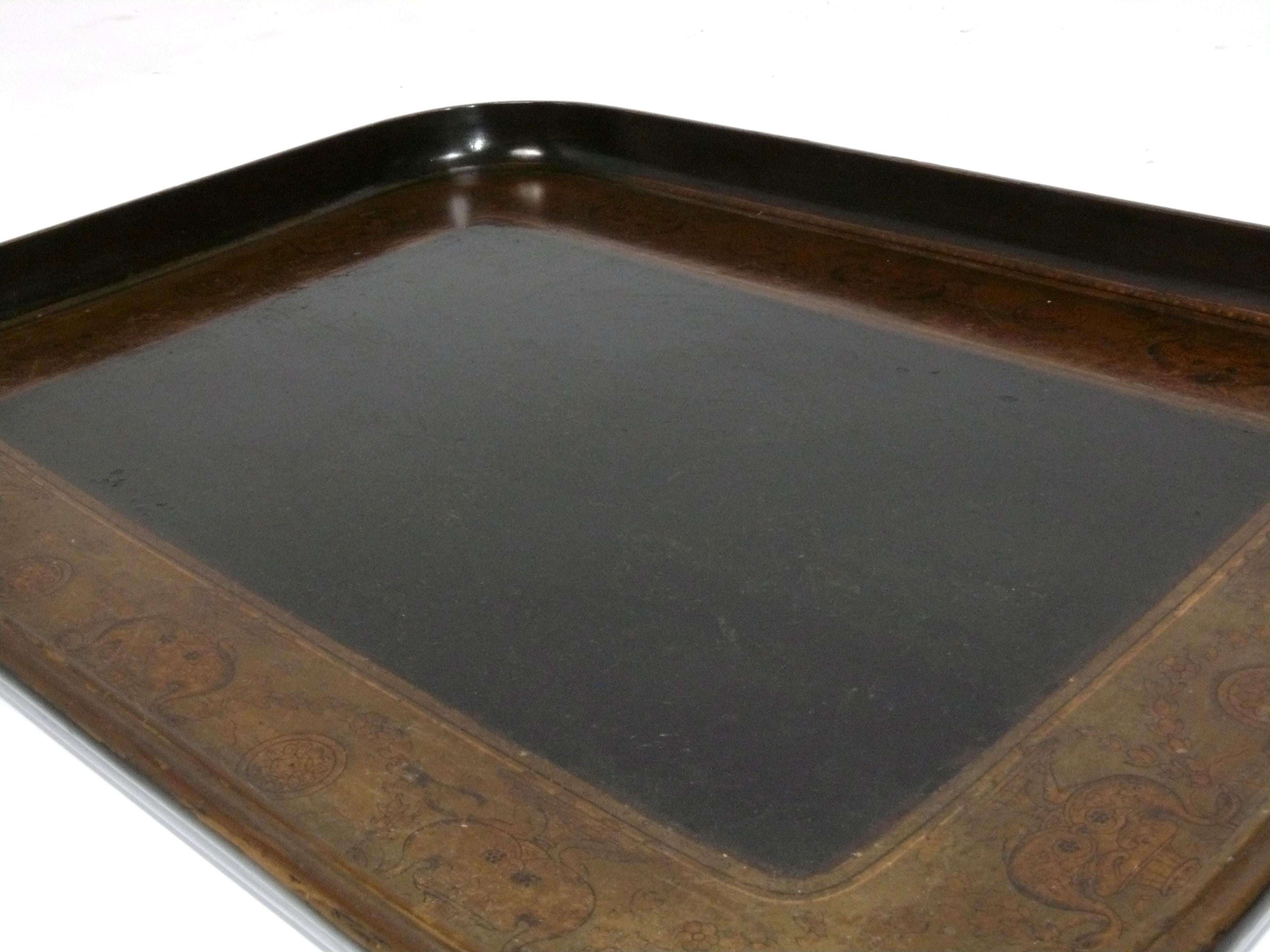 Table basse en faux bambou noir et or Circa 1940s État moyen - En vente à Atlanta, GA