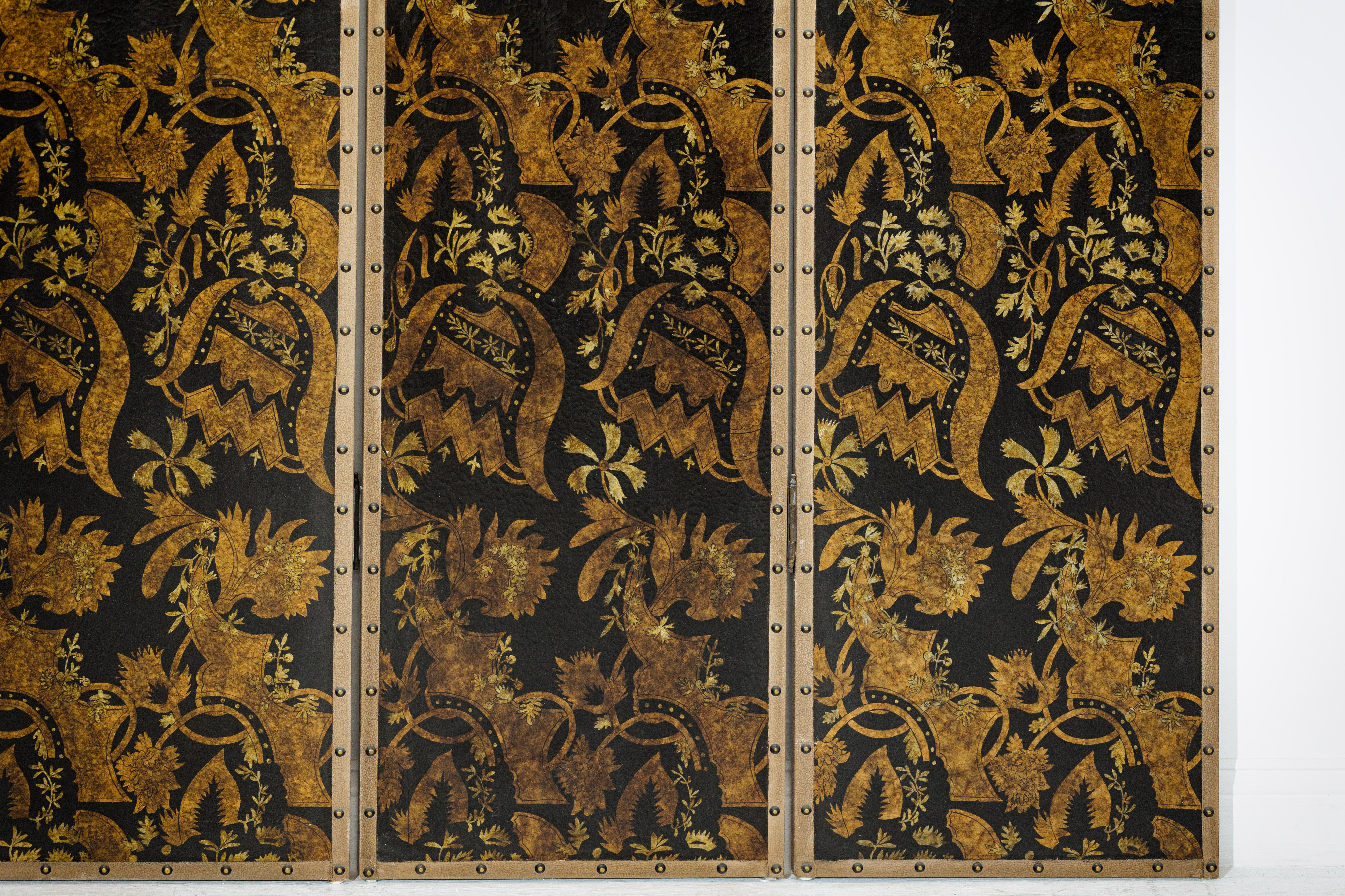 Schwarz-goldener vierteiliger Paravent mit sich wiederholendem Blumenmotiv im Angebot 5