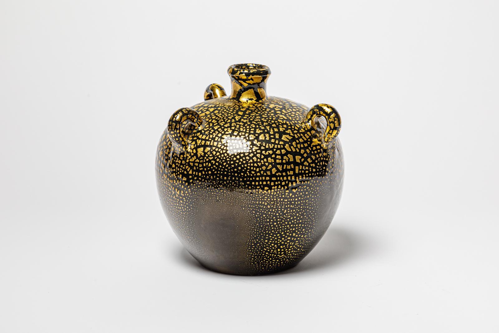 Schwarz und gold glasierte Keramikvase im Stil von Jean Besnard, um 1950-1960 (Französisch) im Angebot