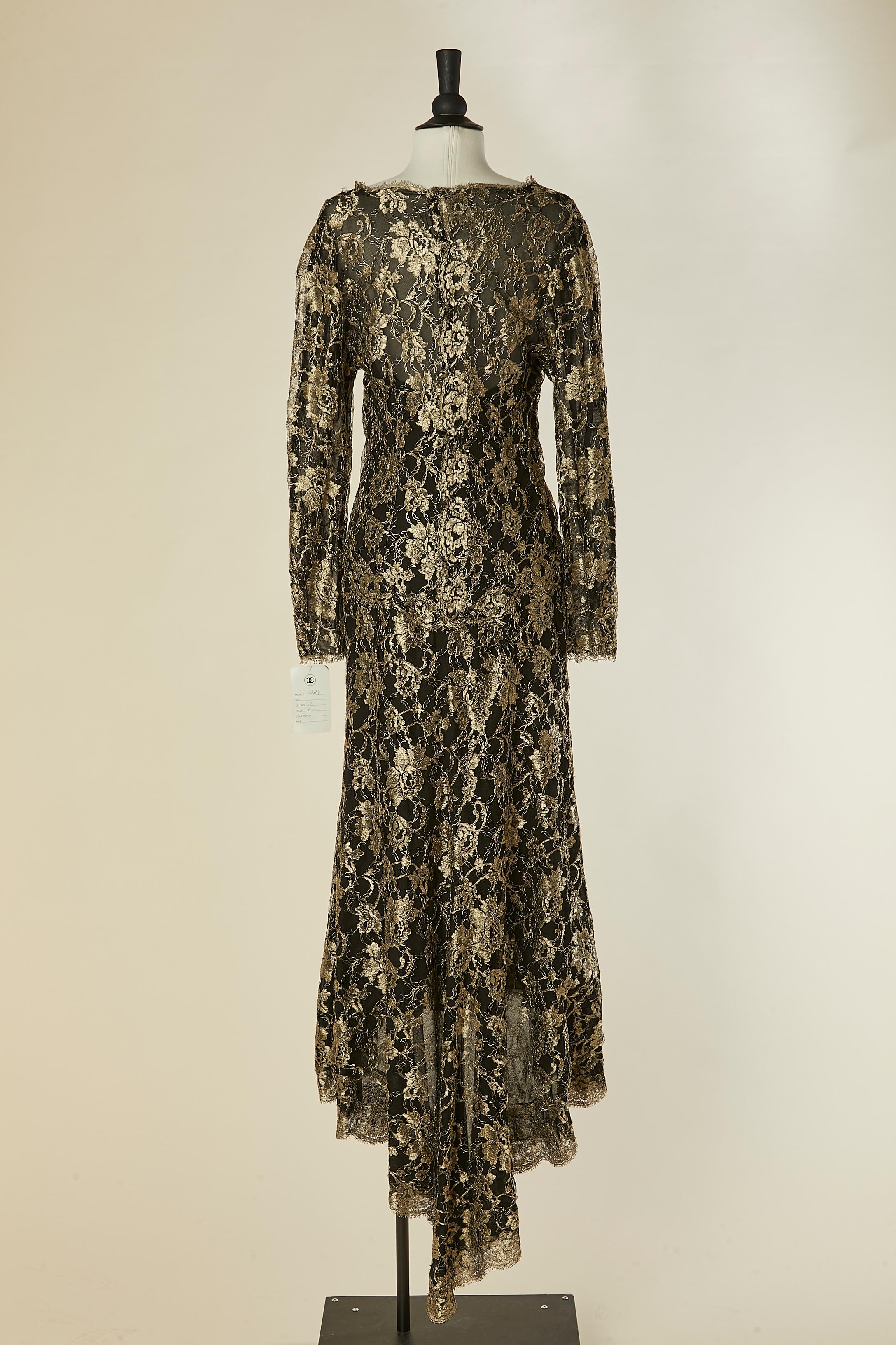 Schwarz-goldenes Spitzen-Abendkleid mit Schleppe CHANEL BOUTIQUE New im Angebot 3