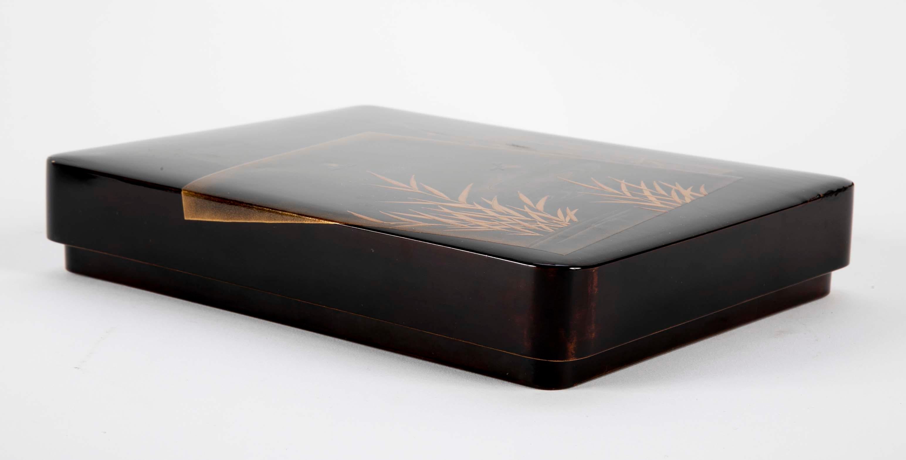 Black and Gold Lacquer Japanese Suzuribako Box For Sale 6