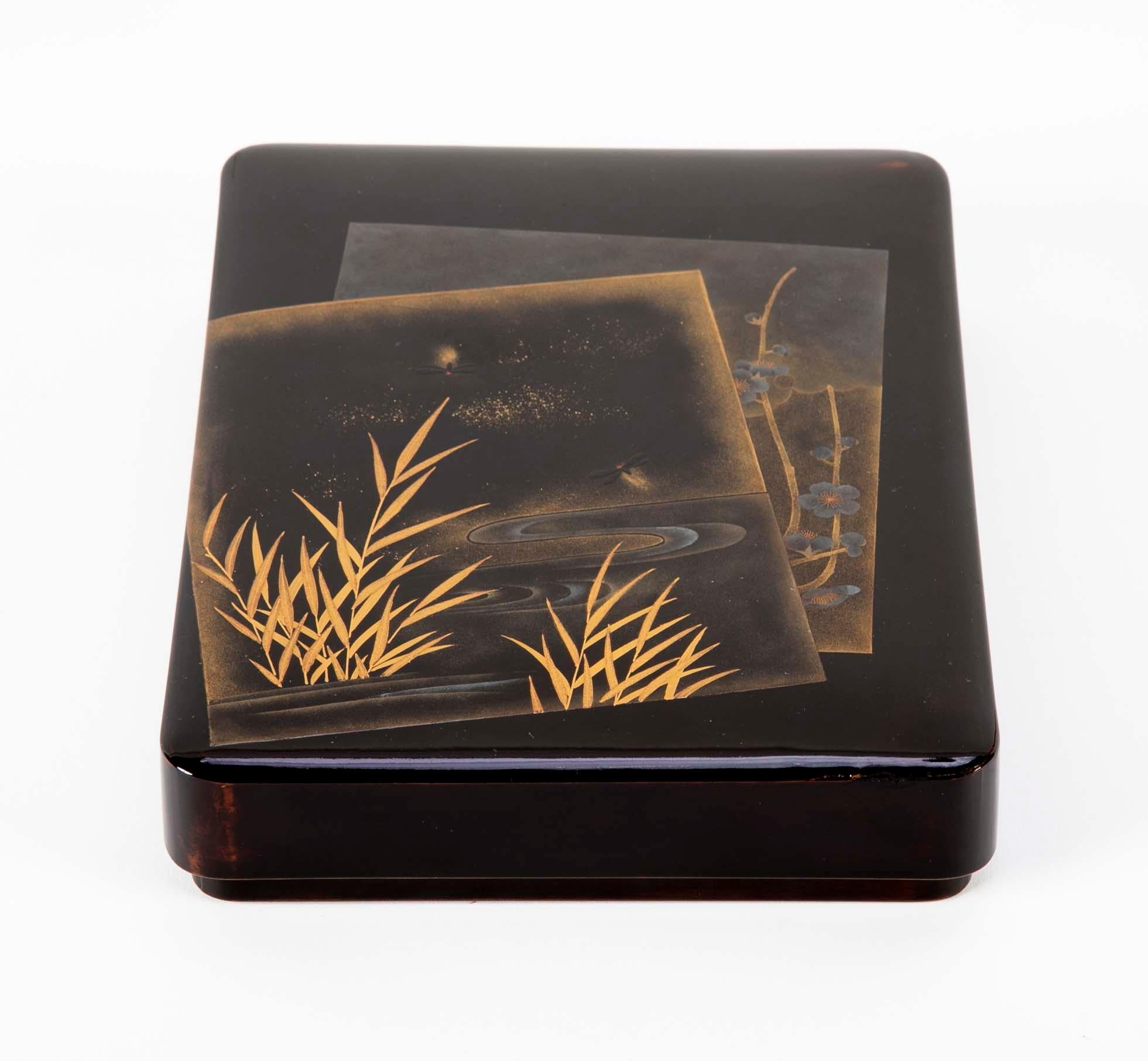 Black and Gold Lacquer Japanese Suzuribako Box In Good Condition For Sale In Stamford, CT