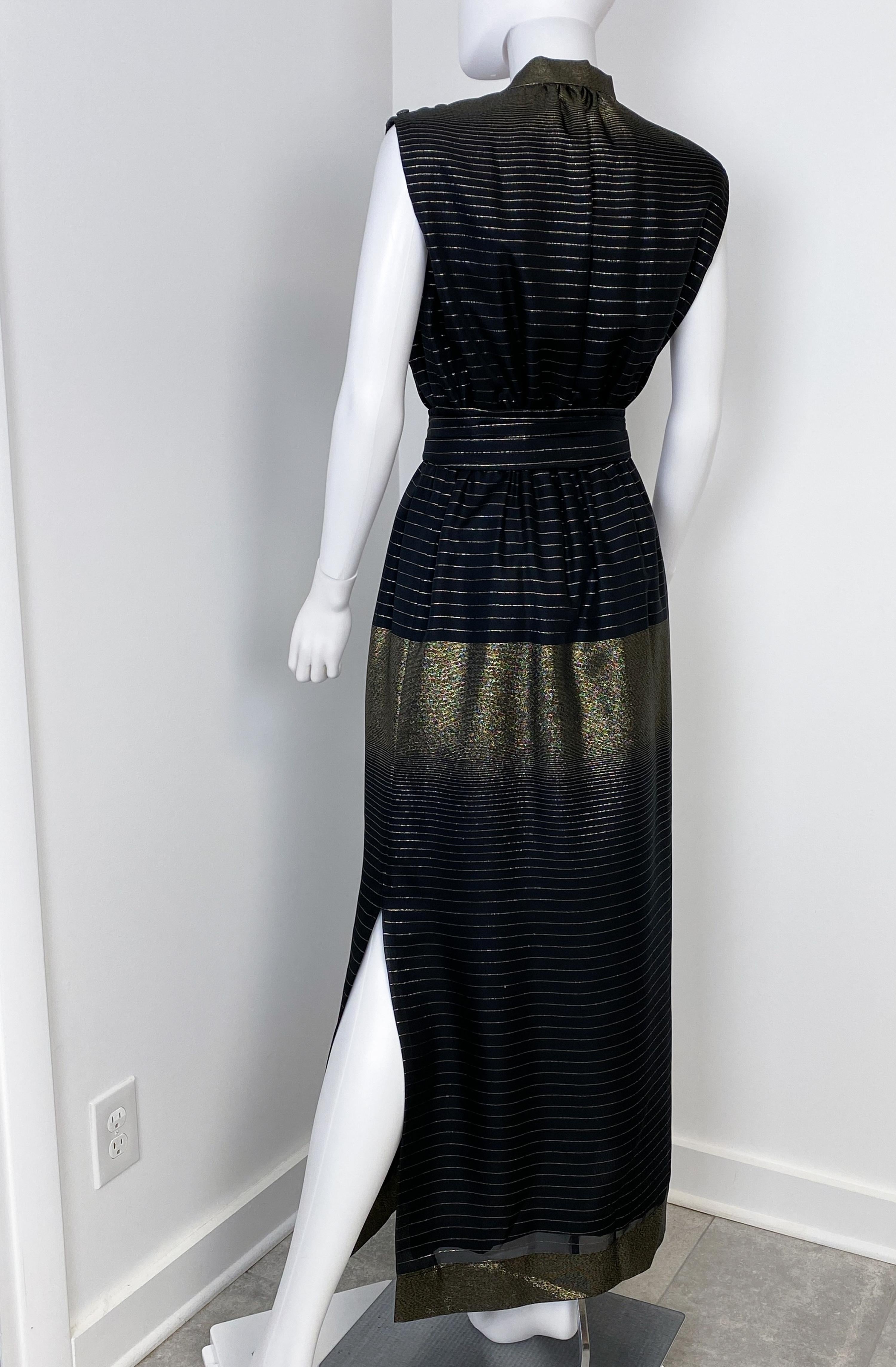 Black and Gold Lame Sleeveless Max Evening Dress Size 10 For Sale 8