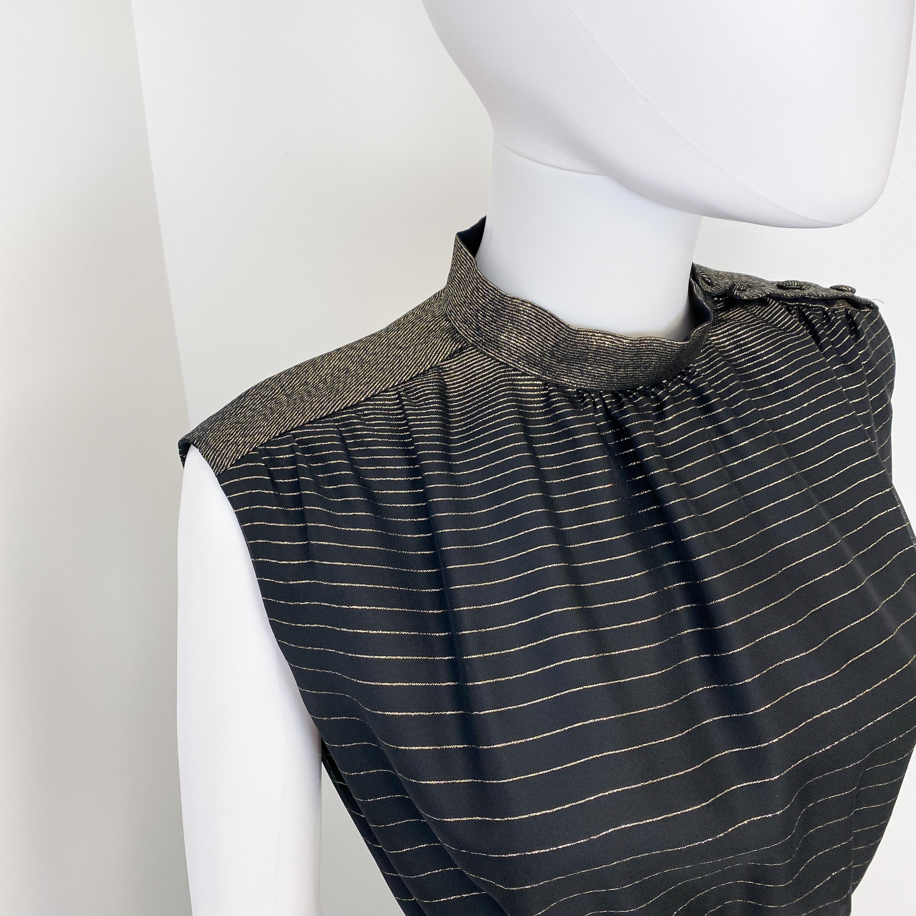 Black and Gold Lame Sleeveless Max Evening Dress Size 10 For Sale 3