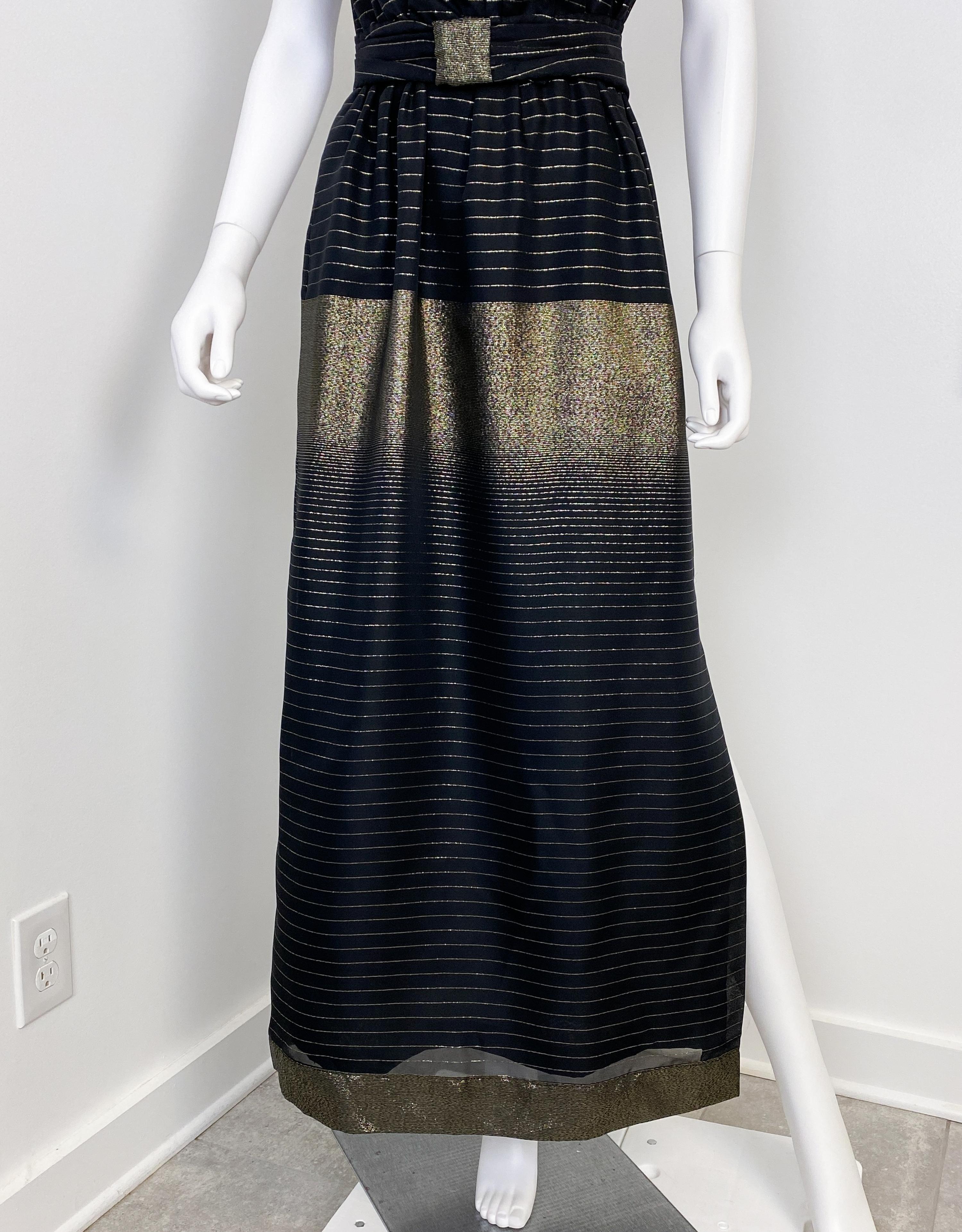 Black and Gold Lame Sleeveless Max Evening Dress Size 10 For Sale 4