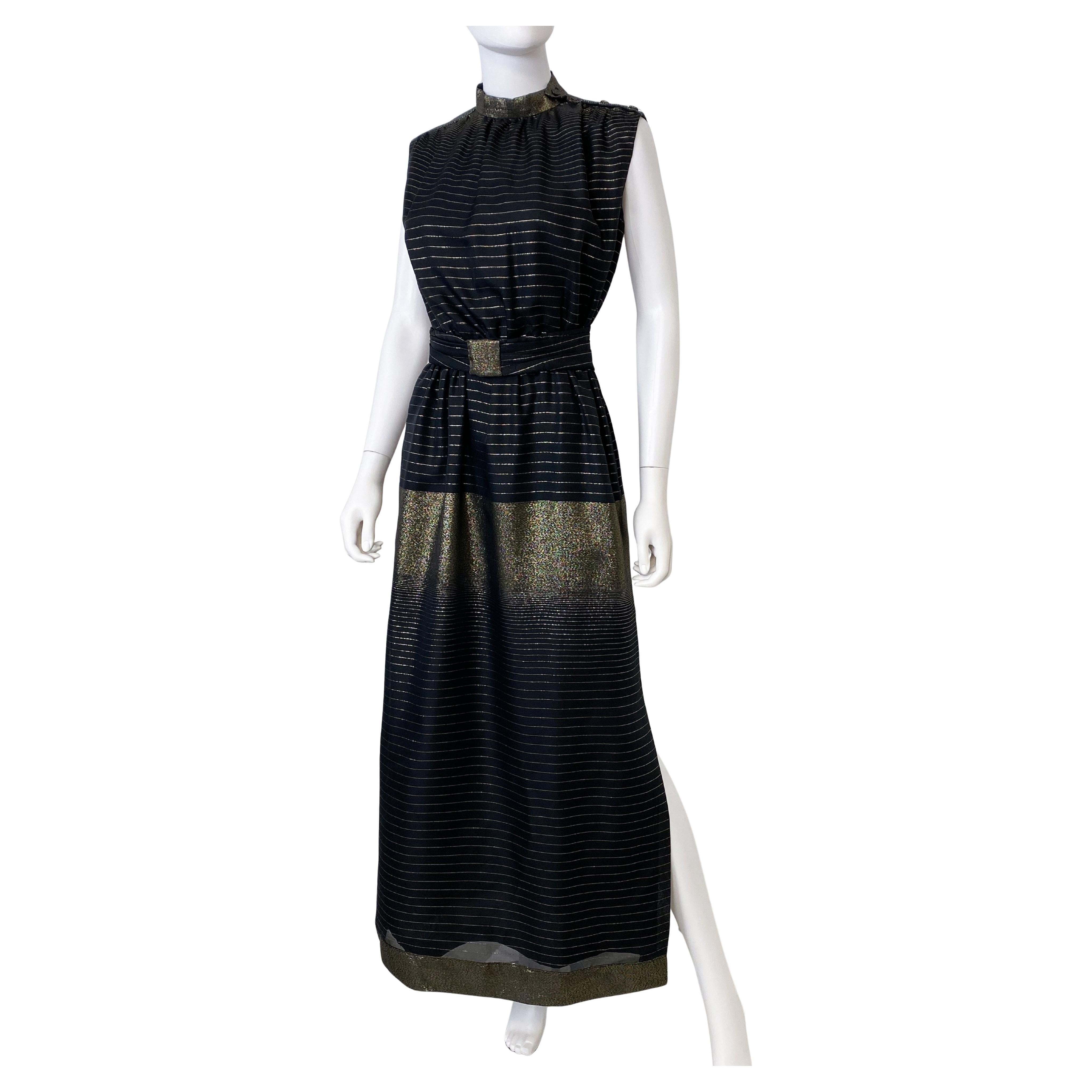Black and Gold Lame Sleeveless Max Evening Dress Size 10 For Sale