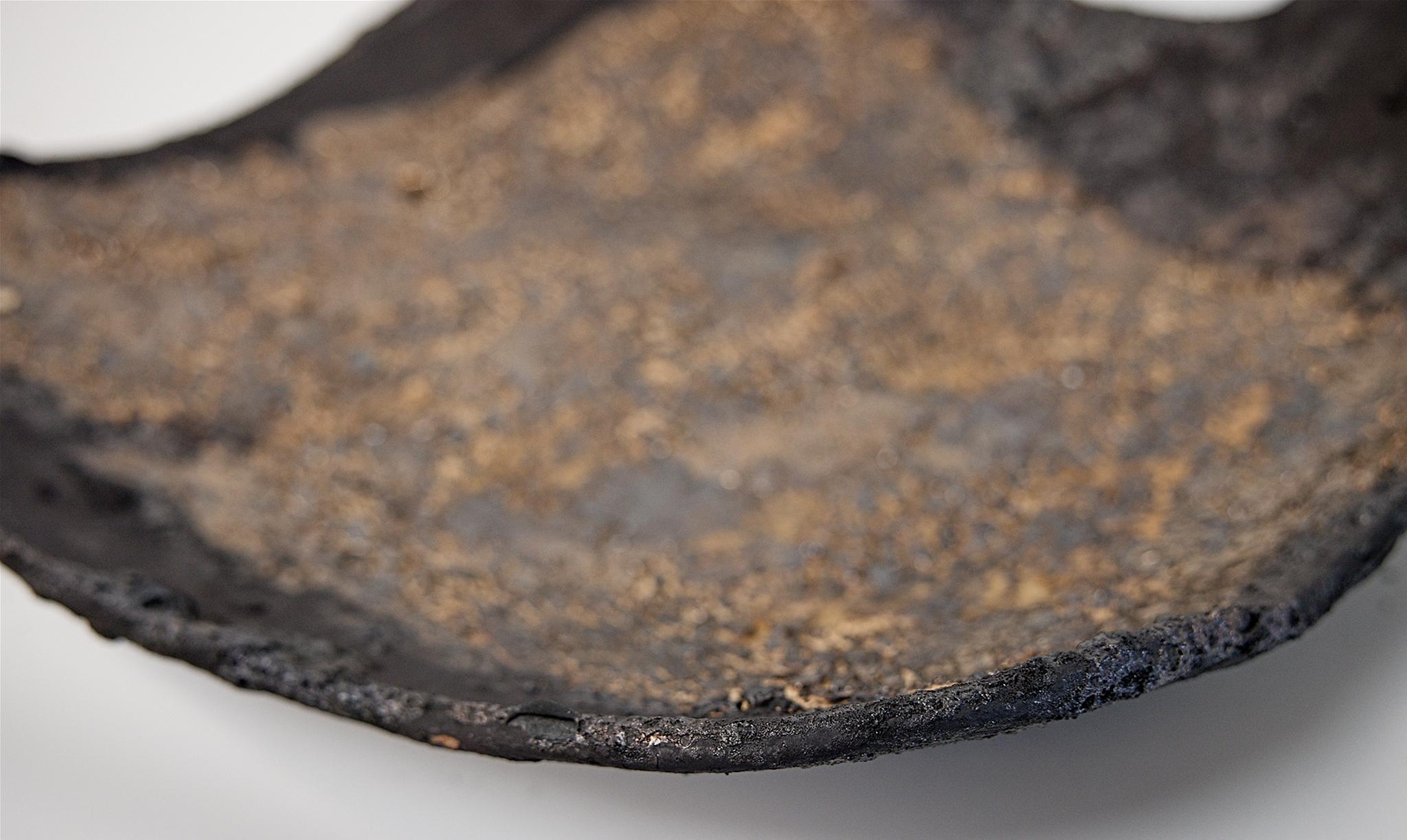 Black and Gold Large Low Stoneware Platter In New Condition For Sale In Van Nuys, CA
