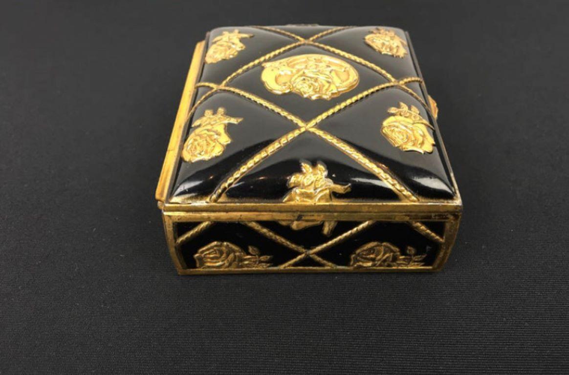 Black and Gold Metal Box with Roses for Jewelry Box or Trinket Box  In Good Condition For Sale In Antwerp, BE