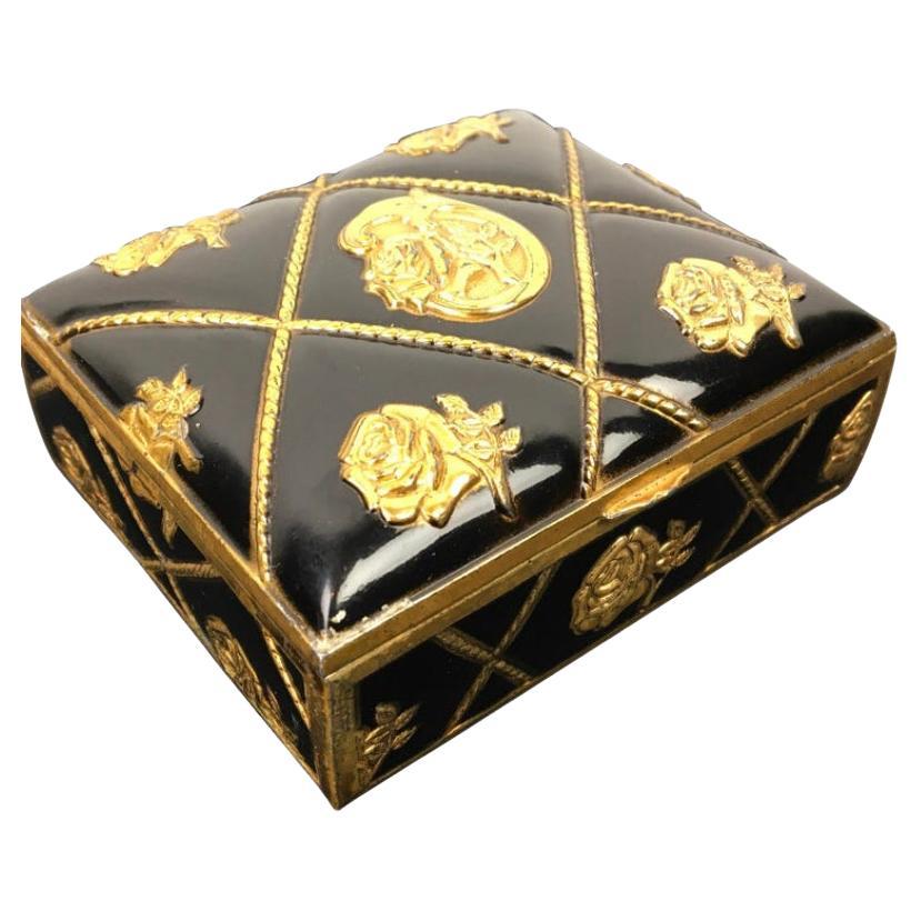 Boîte en métal noir et or avec roses pour boîte à bijoux ou boîte à bibelots 