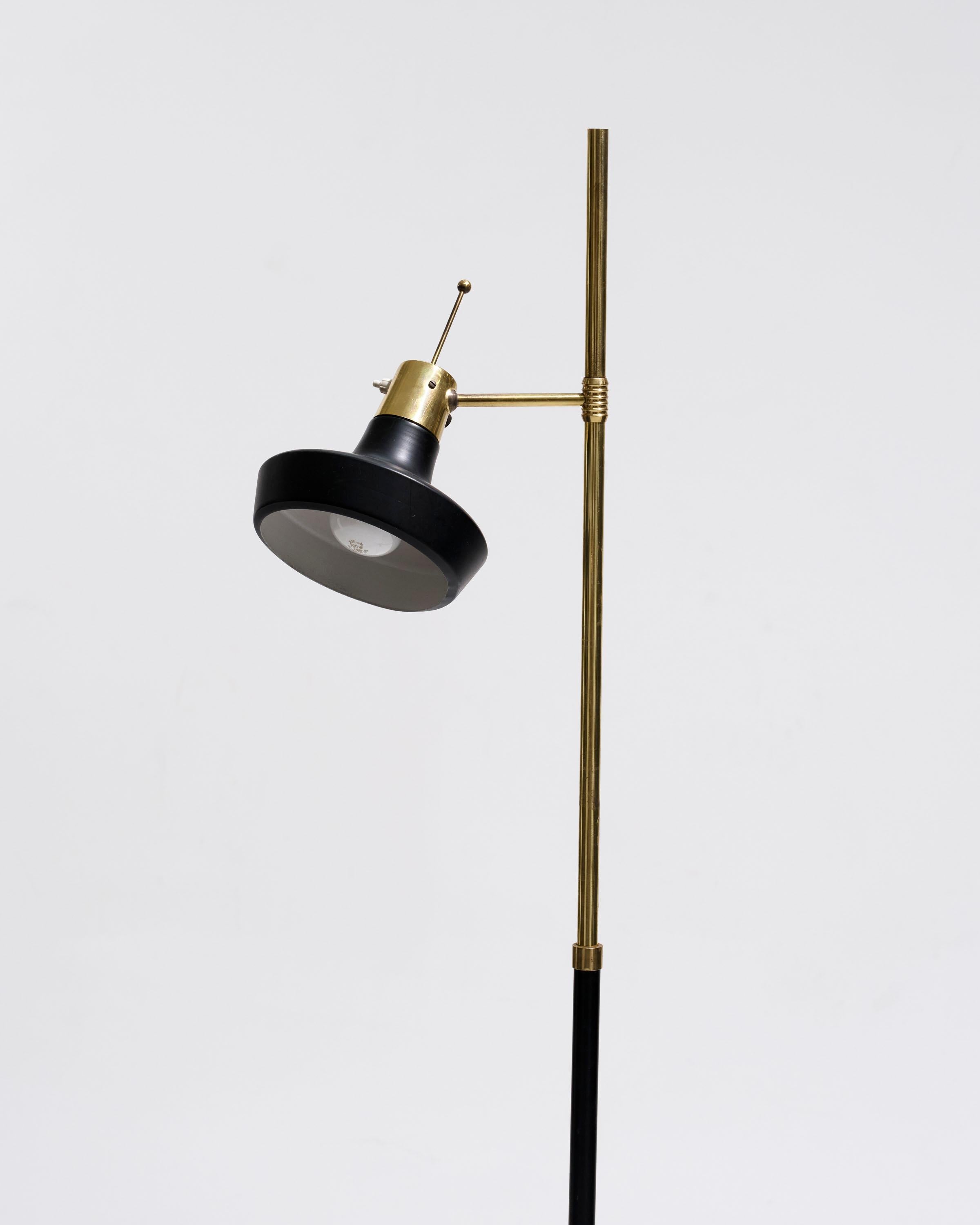 Black and gold metal floor lamp, 1950s For Sale 3