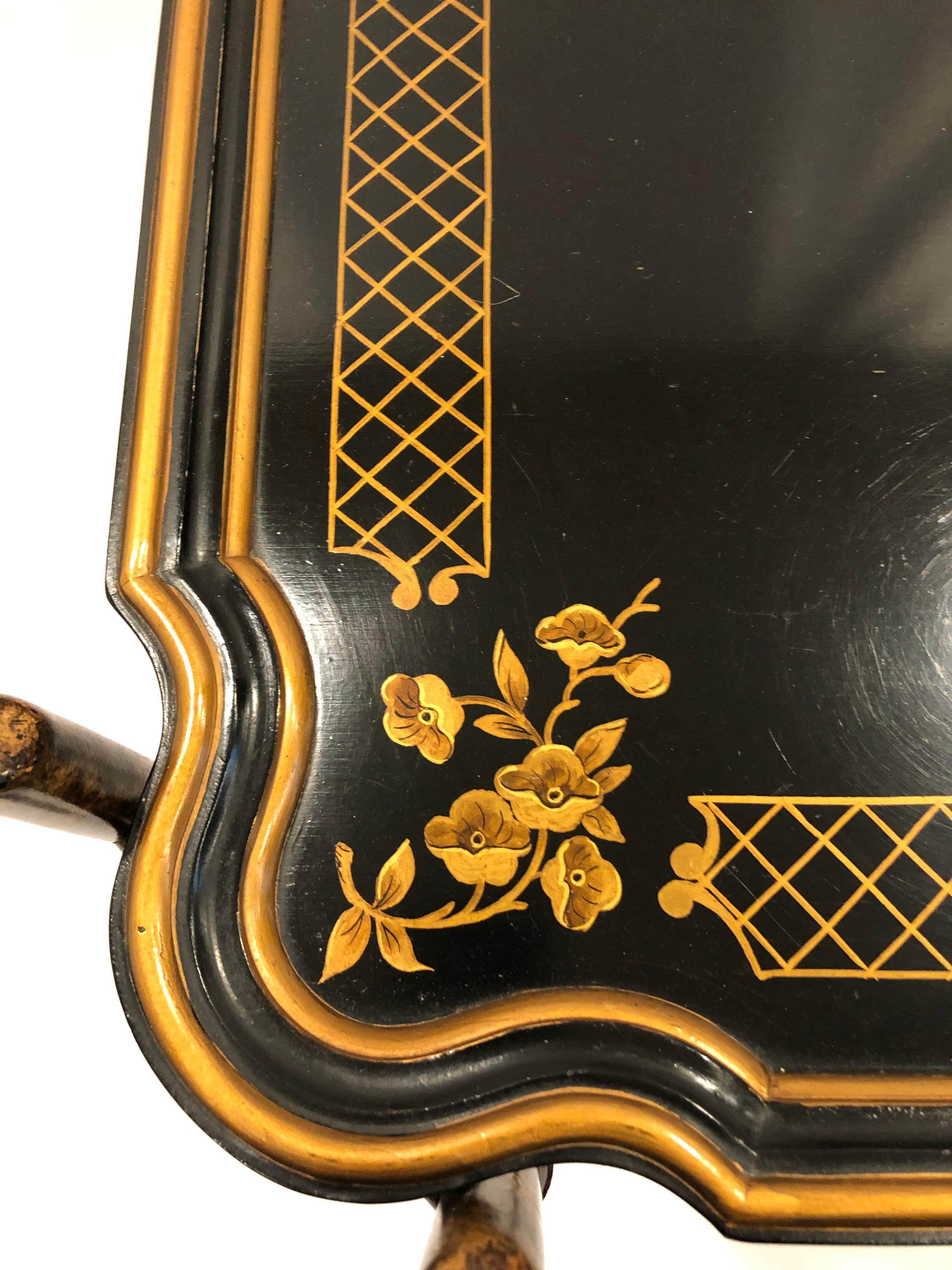 Schwarzer und goldener Couchtisch im Regency-Stil mit Bambus und Tablettplatte (Kunstbambus) im Angebot