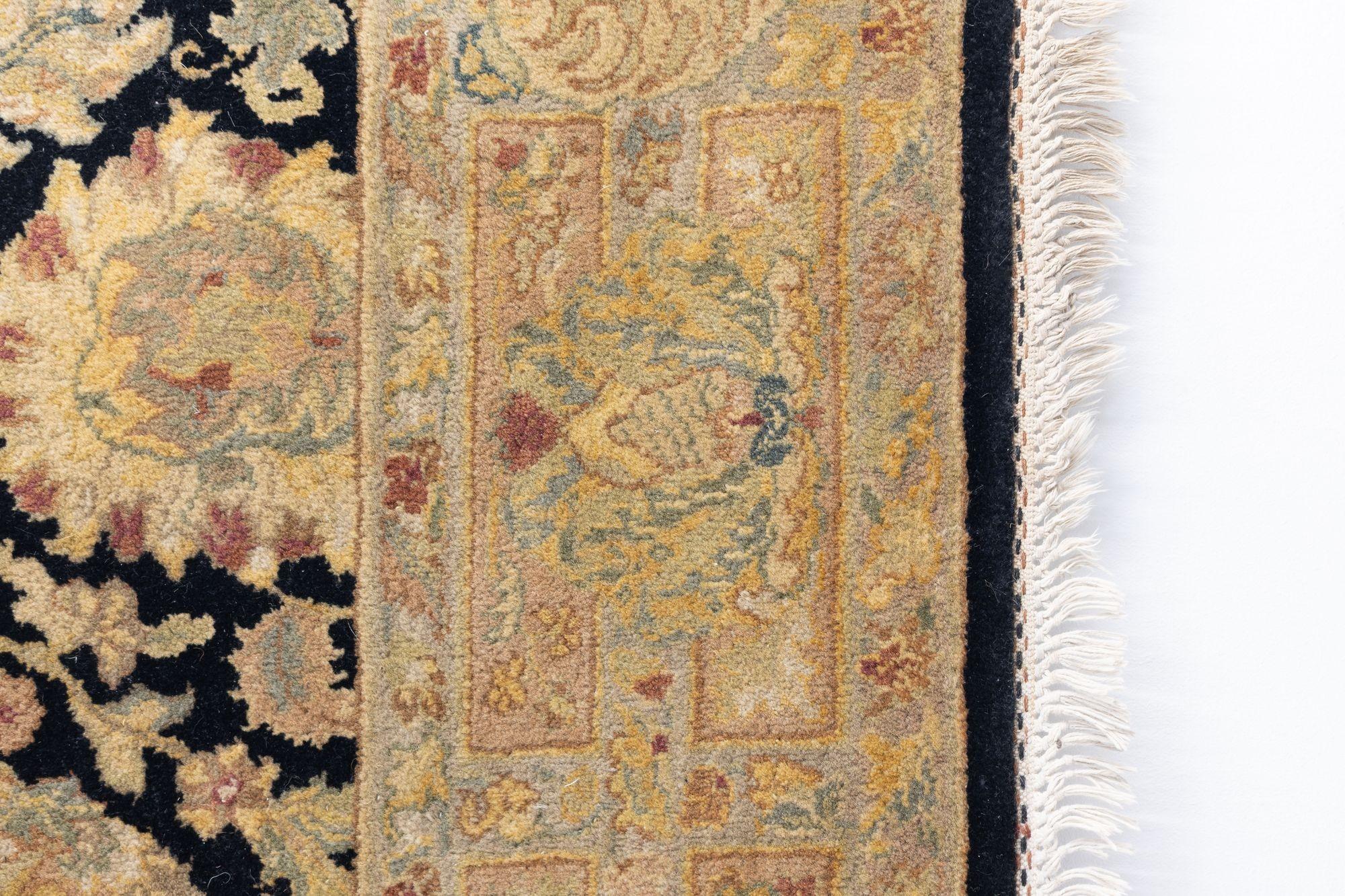 Metà XX secolo Tappeto nero e oro in vendita