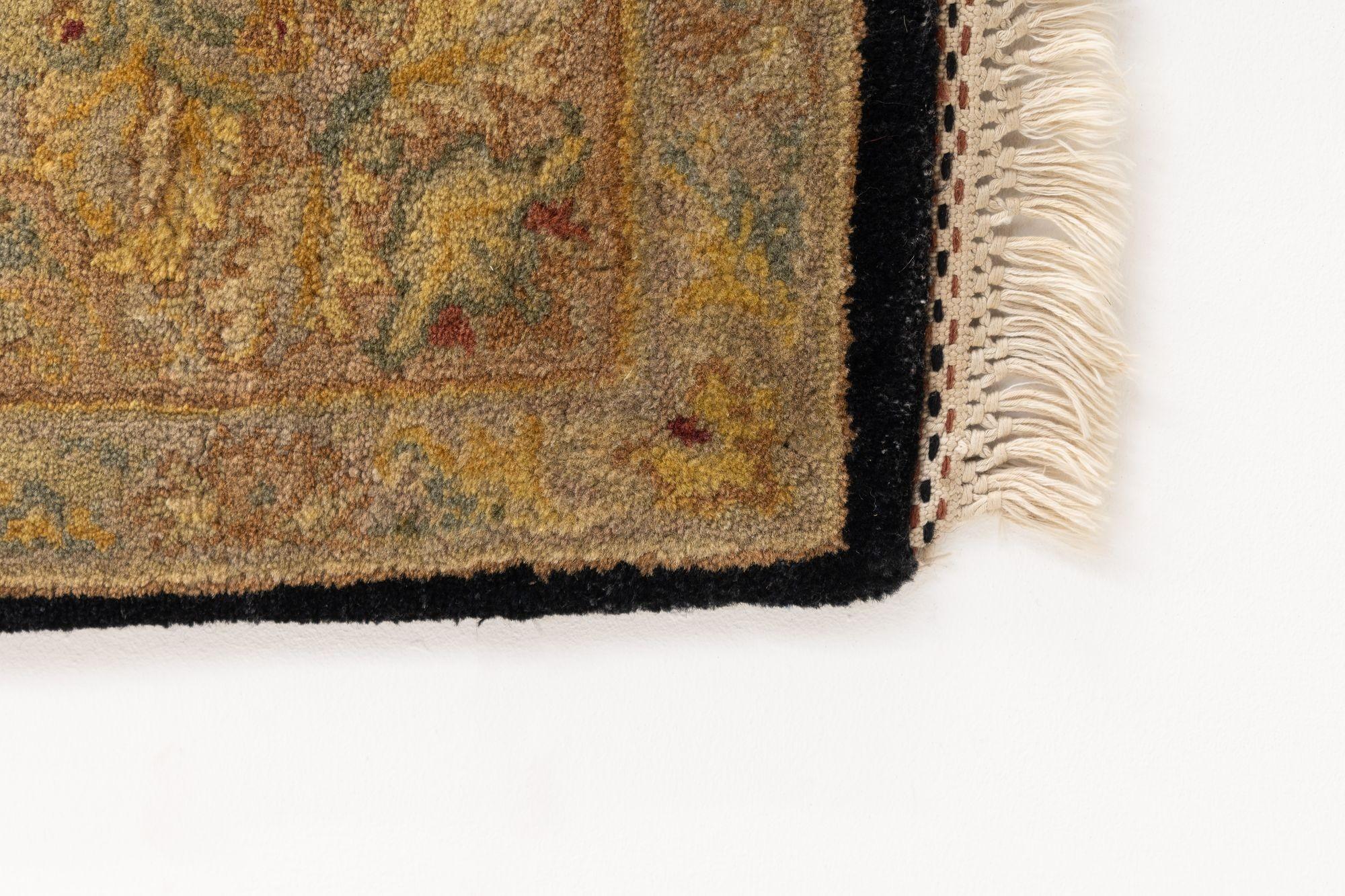 Tappeto nero e oro in vendita 1