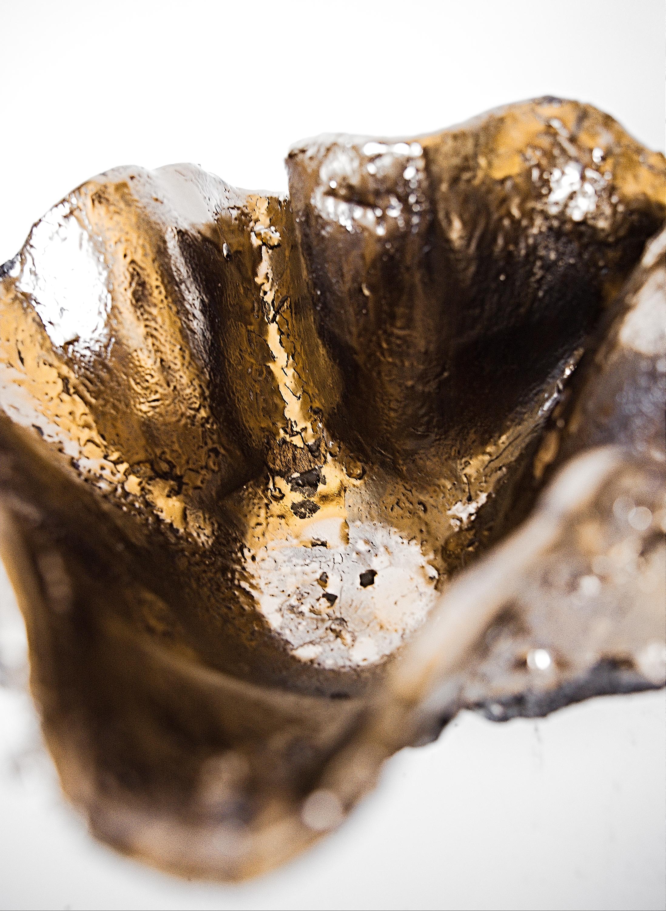 Fait main Bol en céramique sculpté noir et or style libre texturé - 10