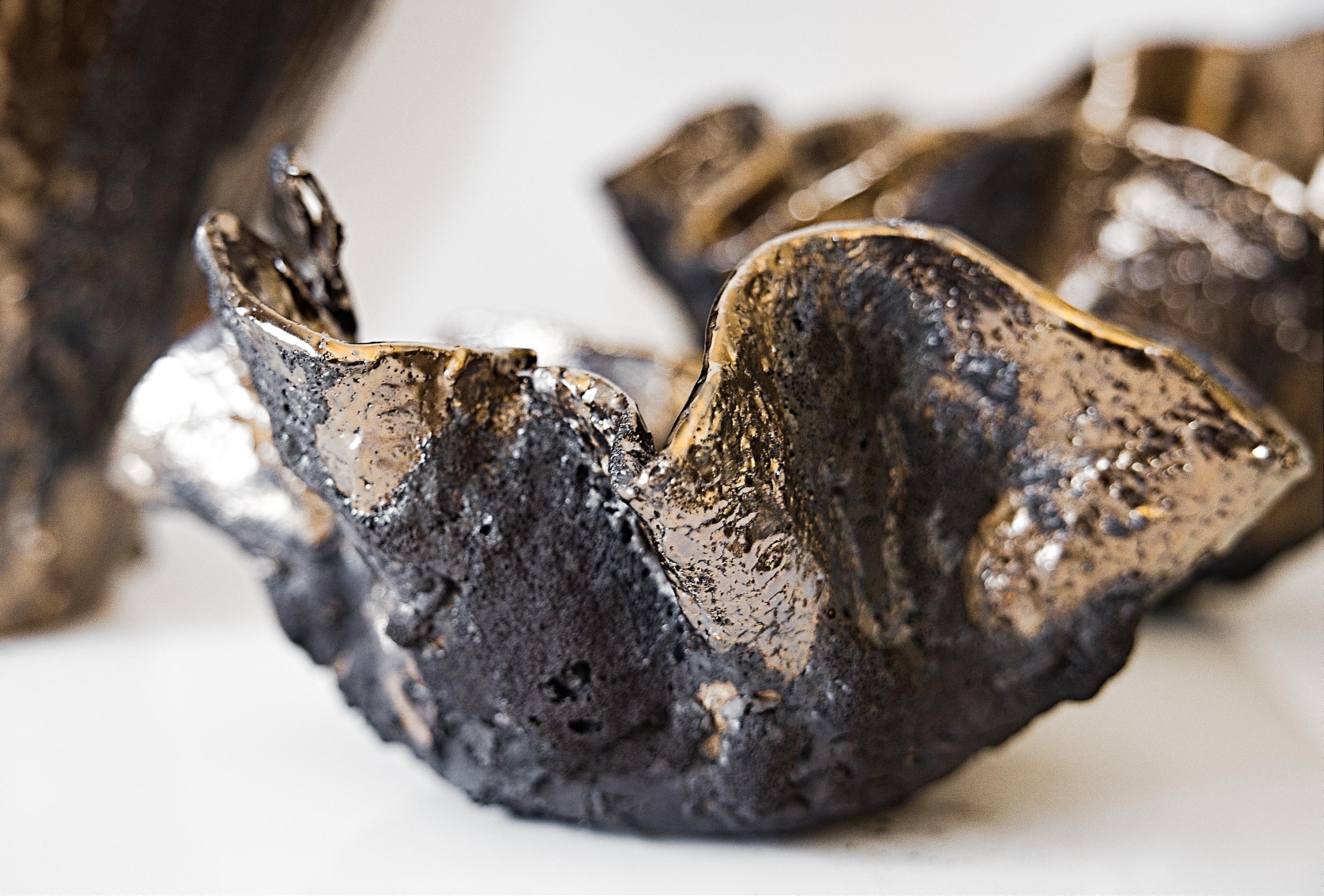 Bol en céramique sculpté noir et or style libre texturé - 10