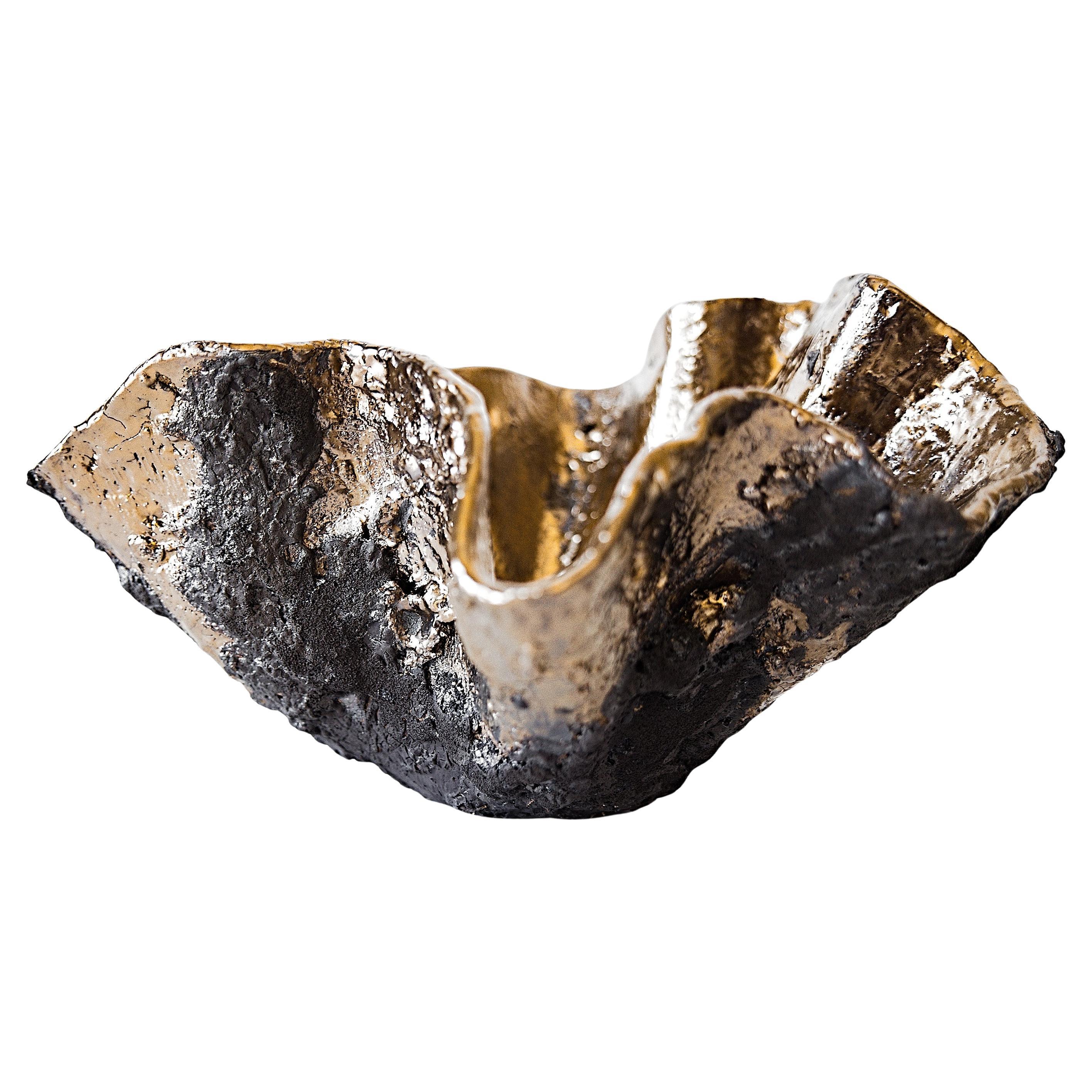 Nero Ciotola in ceramica scolpita in oro e stile libero - 13".