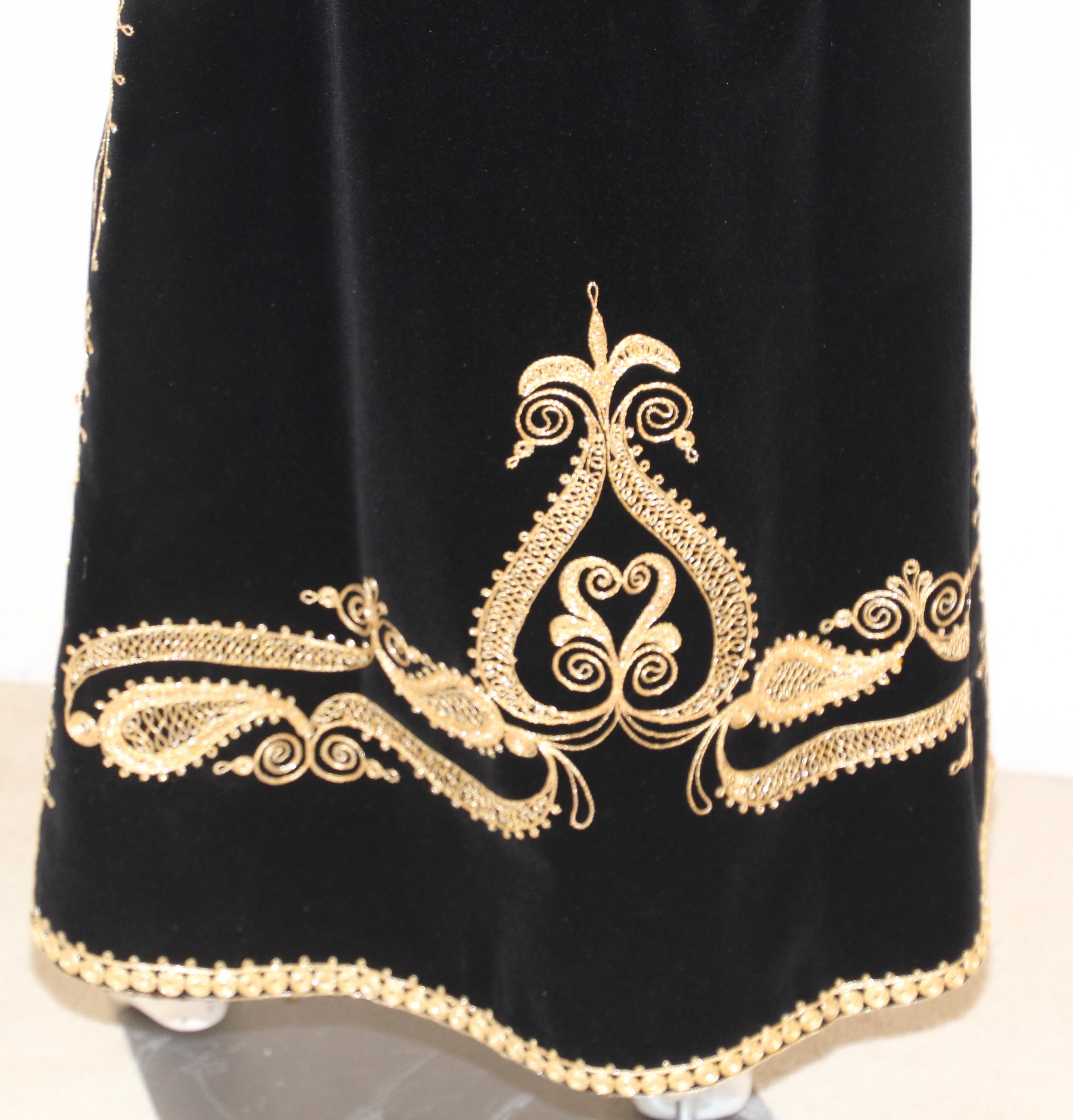 Vintage Moroccan Caftan Black and Gold Velvet Bindali  Maxi Dress Kaftan 13