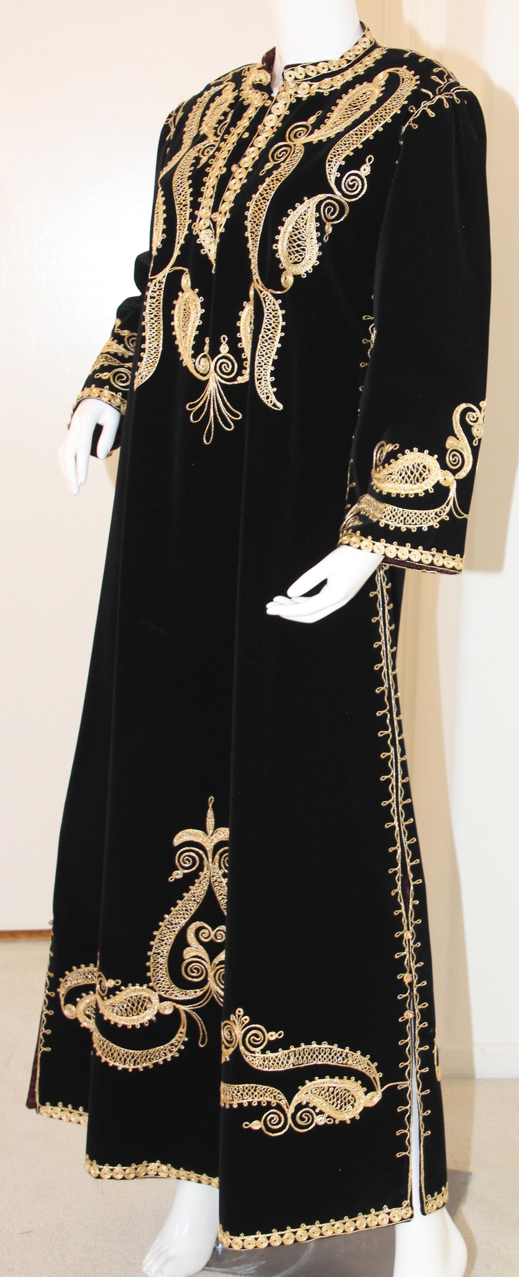 Vintage Moroccan Caftan Black and Gold Velvet Bindali  Maxi Dress Kaftan In Good Condition In North Hollywood, CA