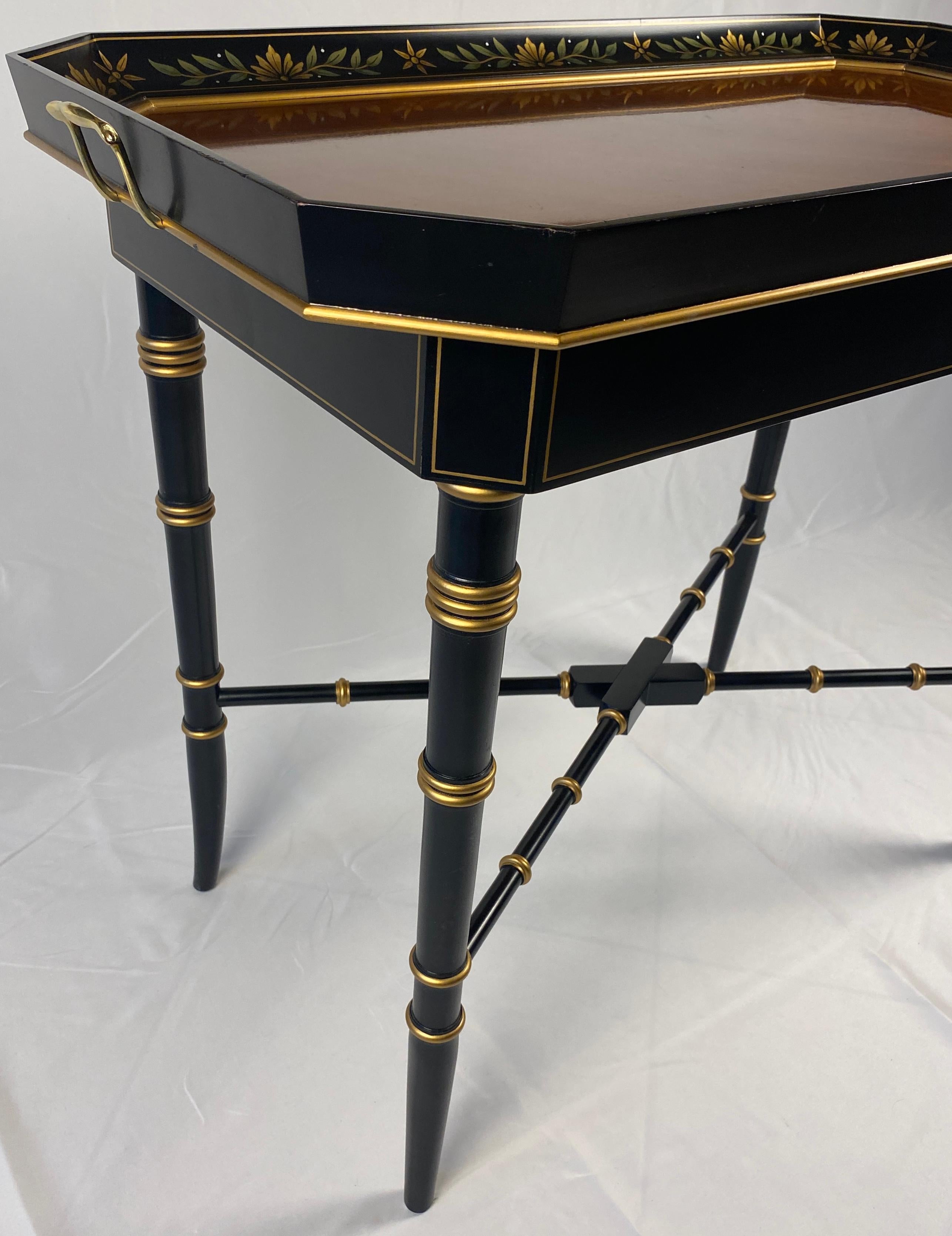 Schwarz und Gold Holztablett Tisch Bambus Stil Beine (amerikanisch) im Angebot