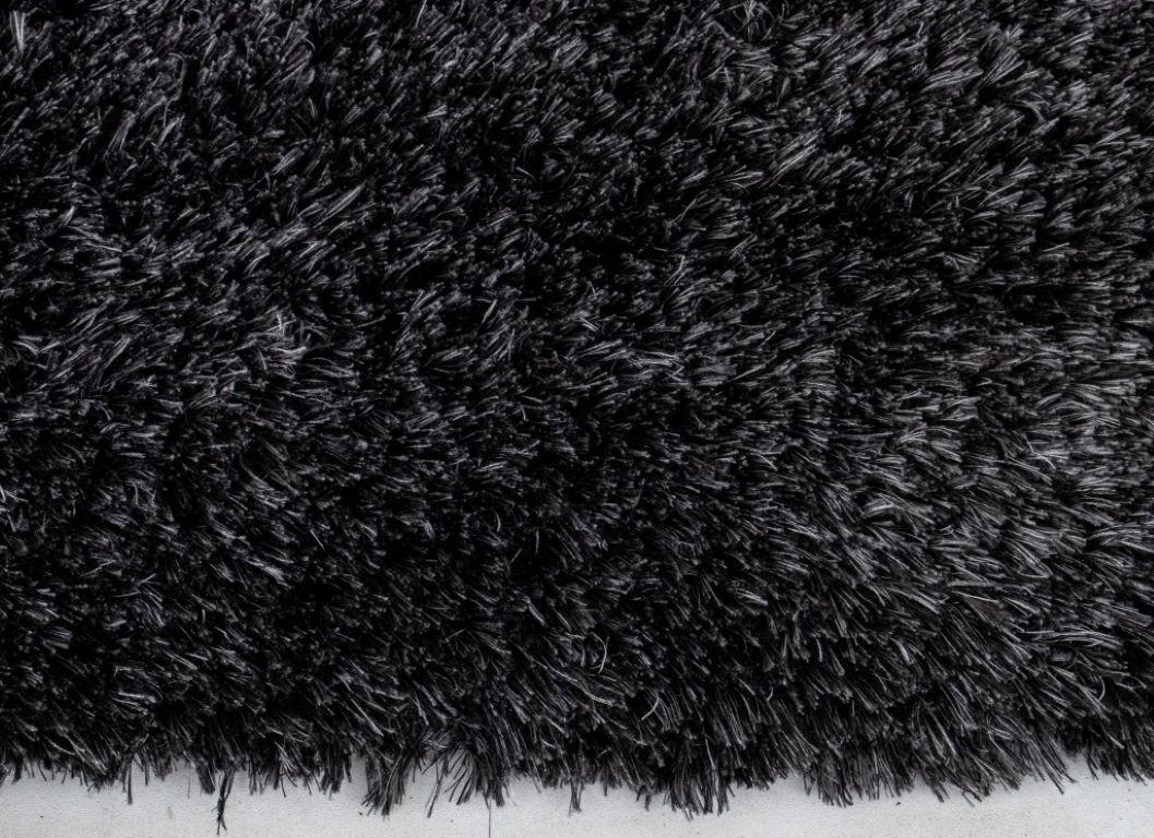 Tappeto nero e grigio, misto lana. 

Rivenditore: S138XX