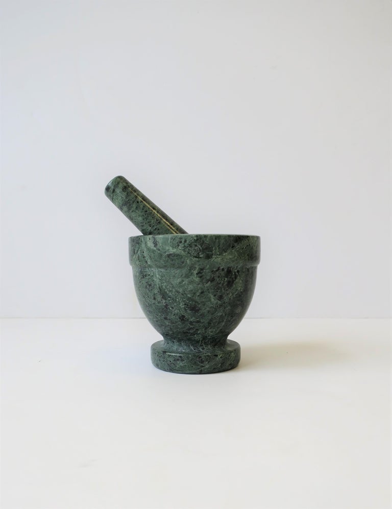 Black and Green Marble Mortar and Pedestal For Sale at 1stdibs