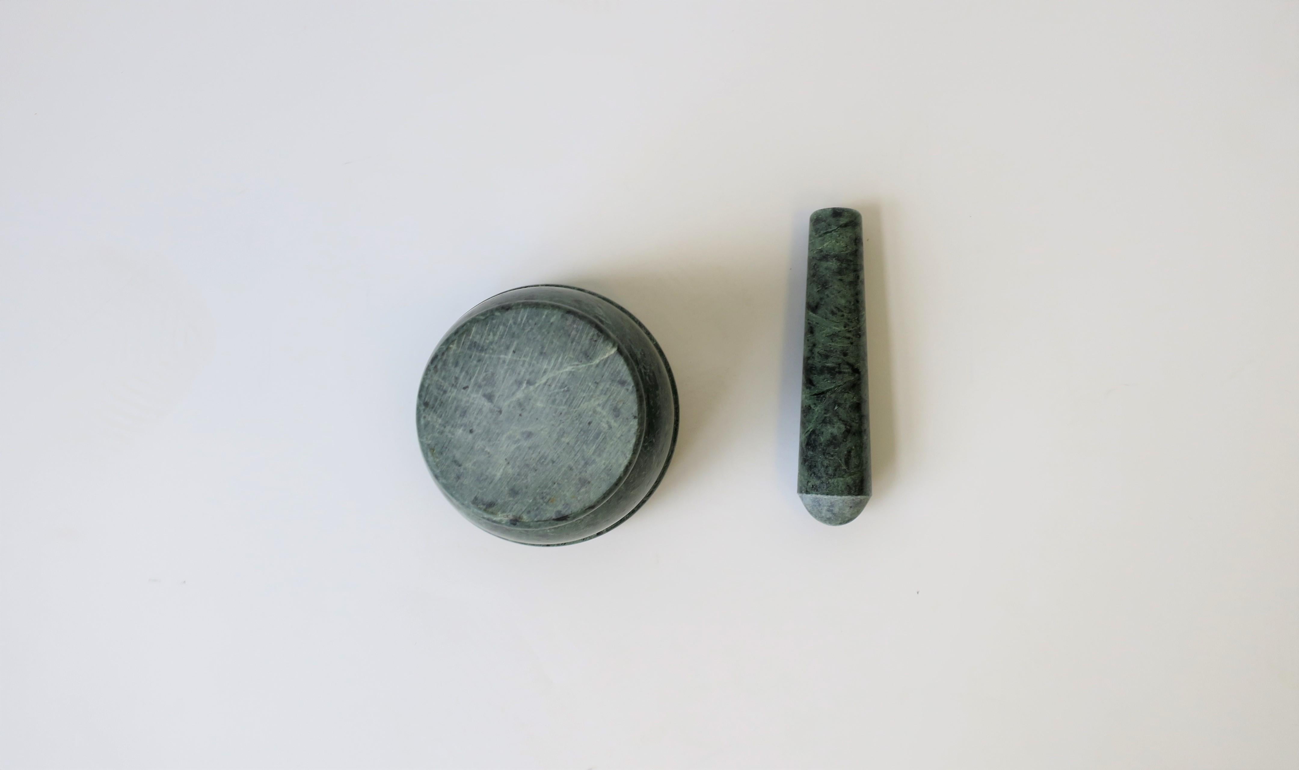 Mortar and Pestle in Dark Green and Black Marble In Good Condition In New York, NY