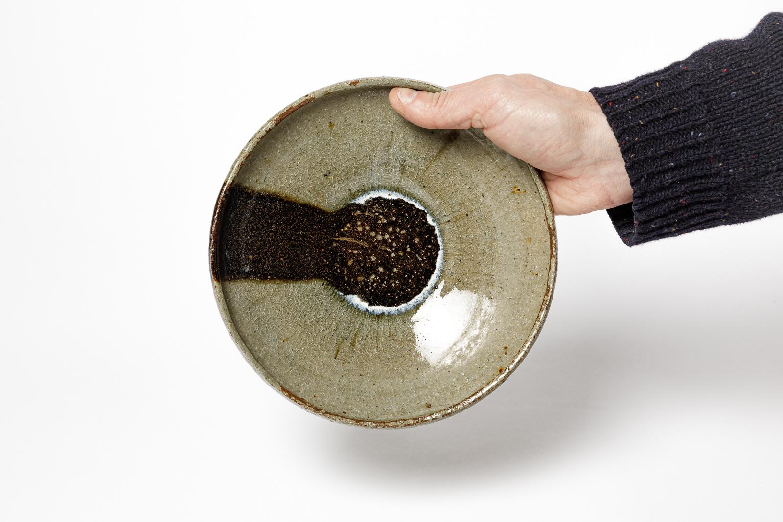 Black and grey 20th century design ceramic plate or bowl vide-poche La Borne In Excellent Condition For Sale In Neuilly-en- sancerre, FR