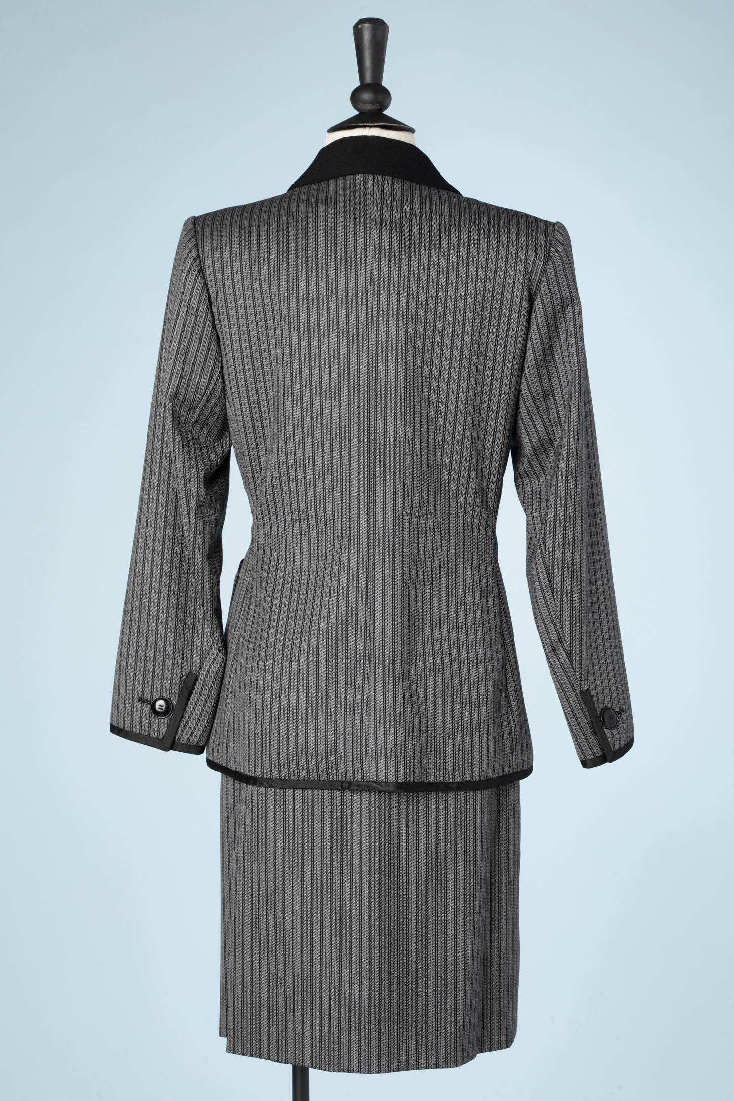 Jupe rayée en laine noire et grise - Costume Yves Saint Laurent Rive Gauche  en vente 1