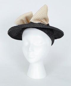 Black and Ivory Winged Straw Pancake Boater Hat with Rear Bows – S, 1930s