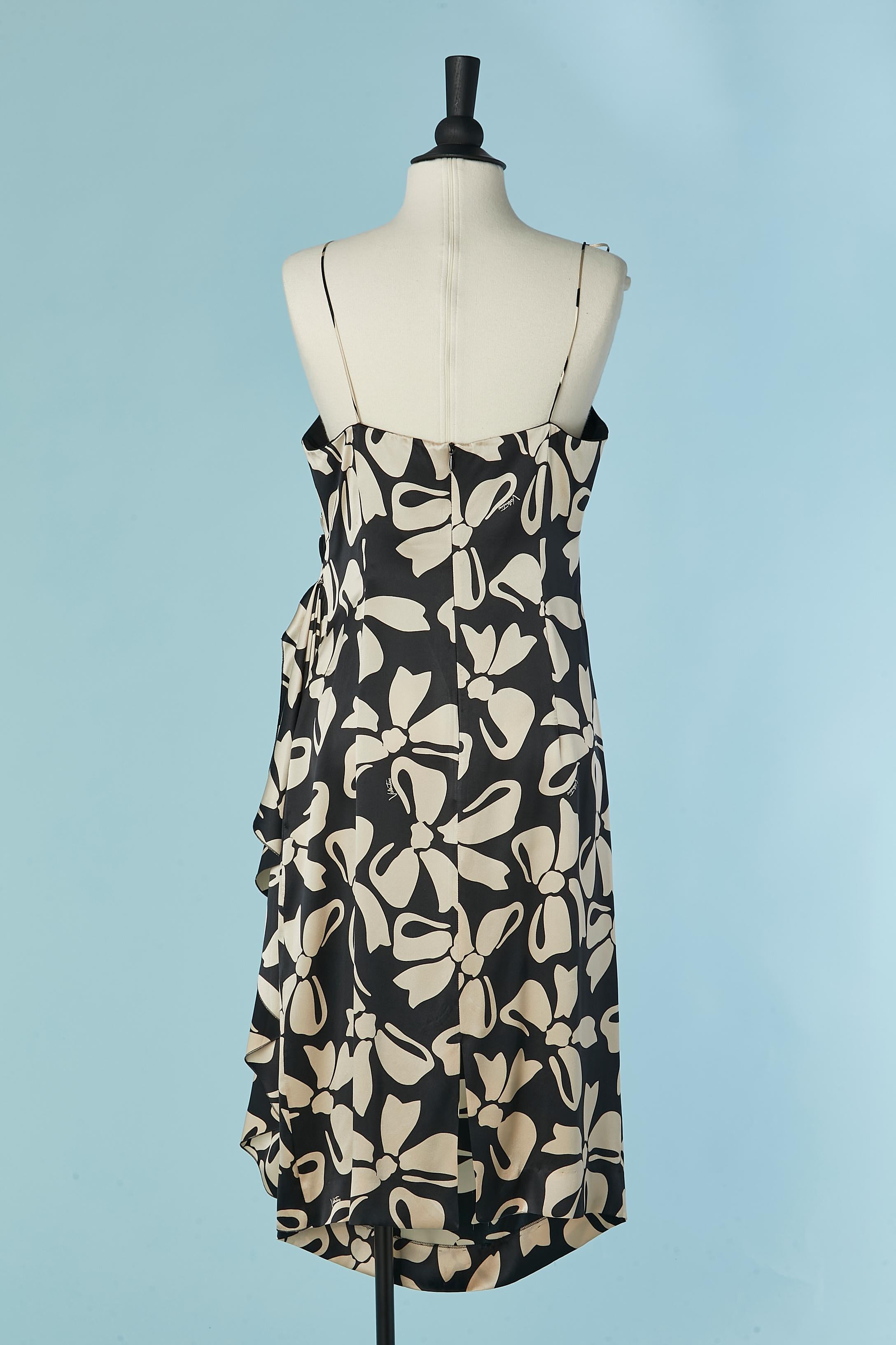Black and off-white silk cocktail dress with bow print VALENTINO For Sale 1